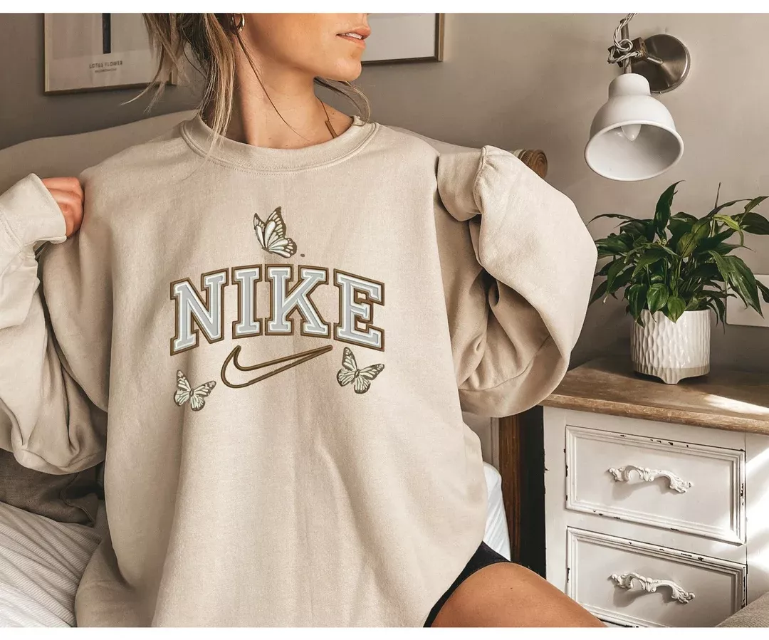 Sand vintage nike sweatshirt hot sale