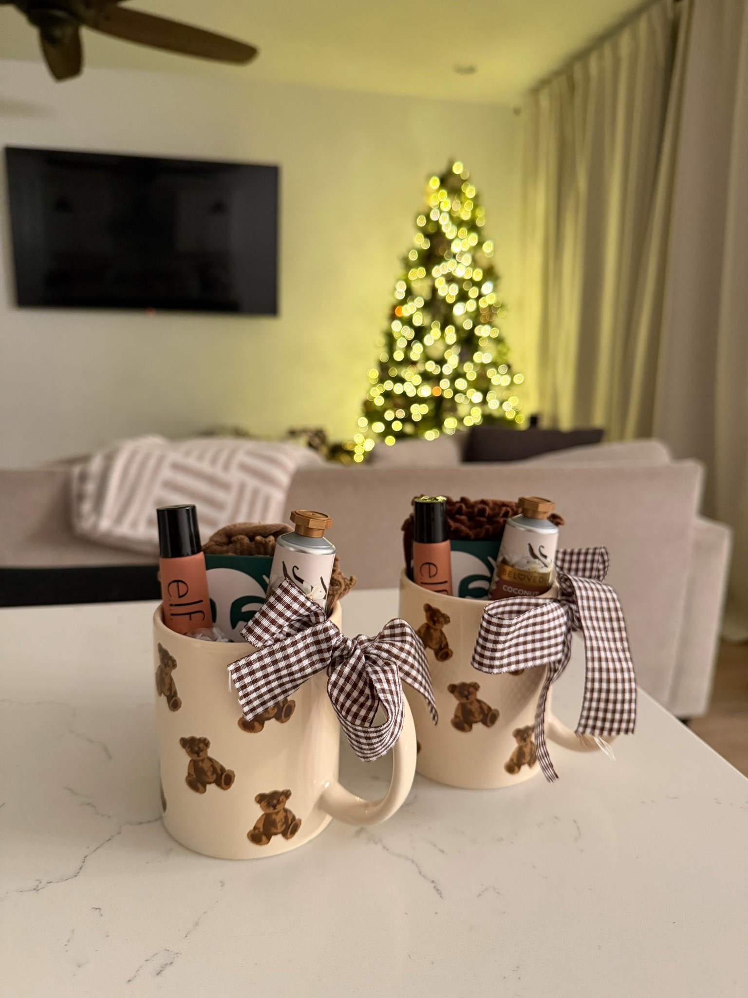 Cute little idea for teacher holiday gifts! Added a Starbucks giftcard in there too! 

#LTKHoliday