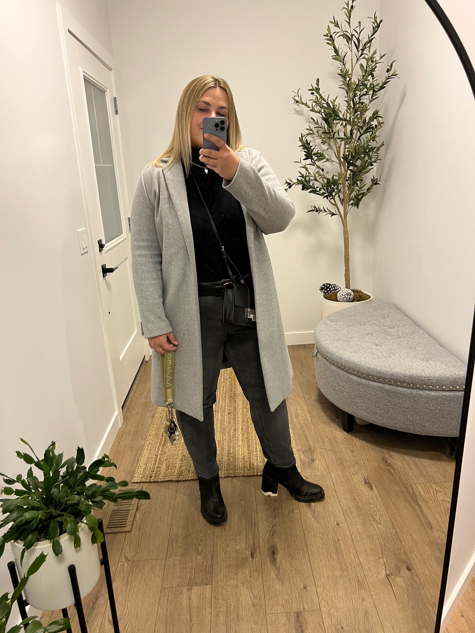 The best Sorel boots you will ever buy. 

Midsize fashion winter ootd  



#LTKmidsize #LTKHoliday #LTKSeasonal