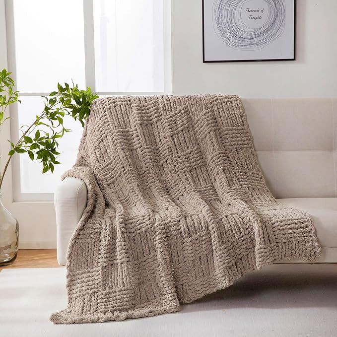 YIRUIO Handmade Chunky Knit Throw Blanket Cable with Checkered Pattern 51''x63'' Oversized Throw ... | Amazon (US)