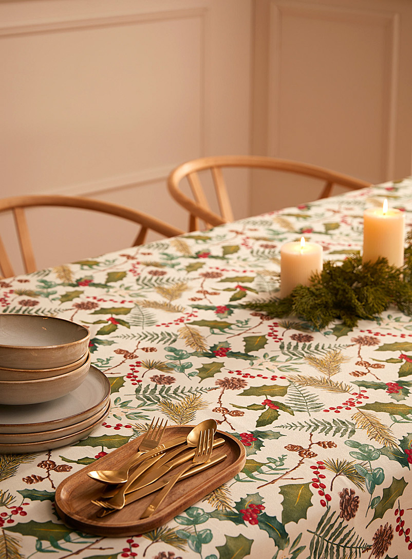 Pine cones and berries tablecloth | Simons