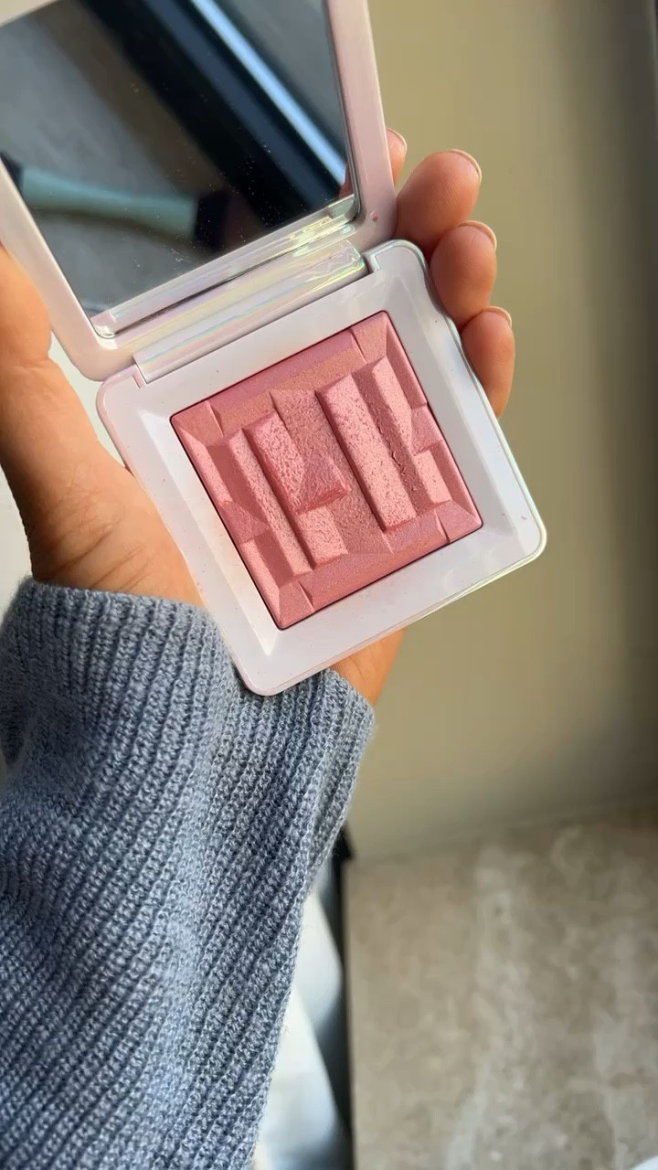 Haus Labs highlighter in shade Rose Quartz! It’s AMAZING 