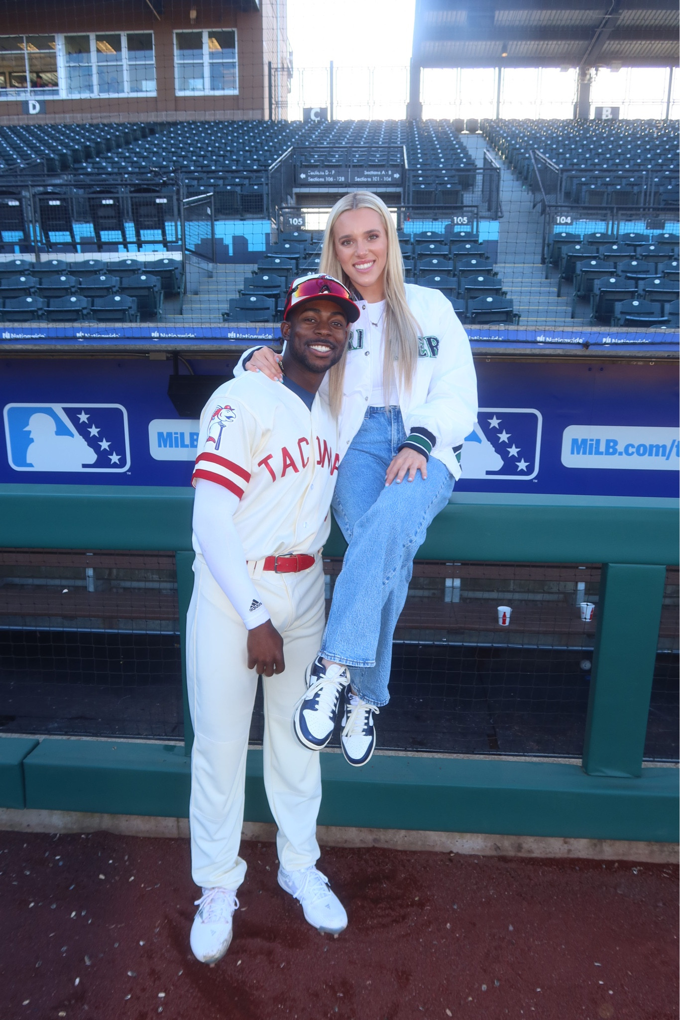 Top- XS
Jeans - 24 short 

#LTKstyletip