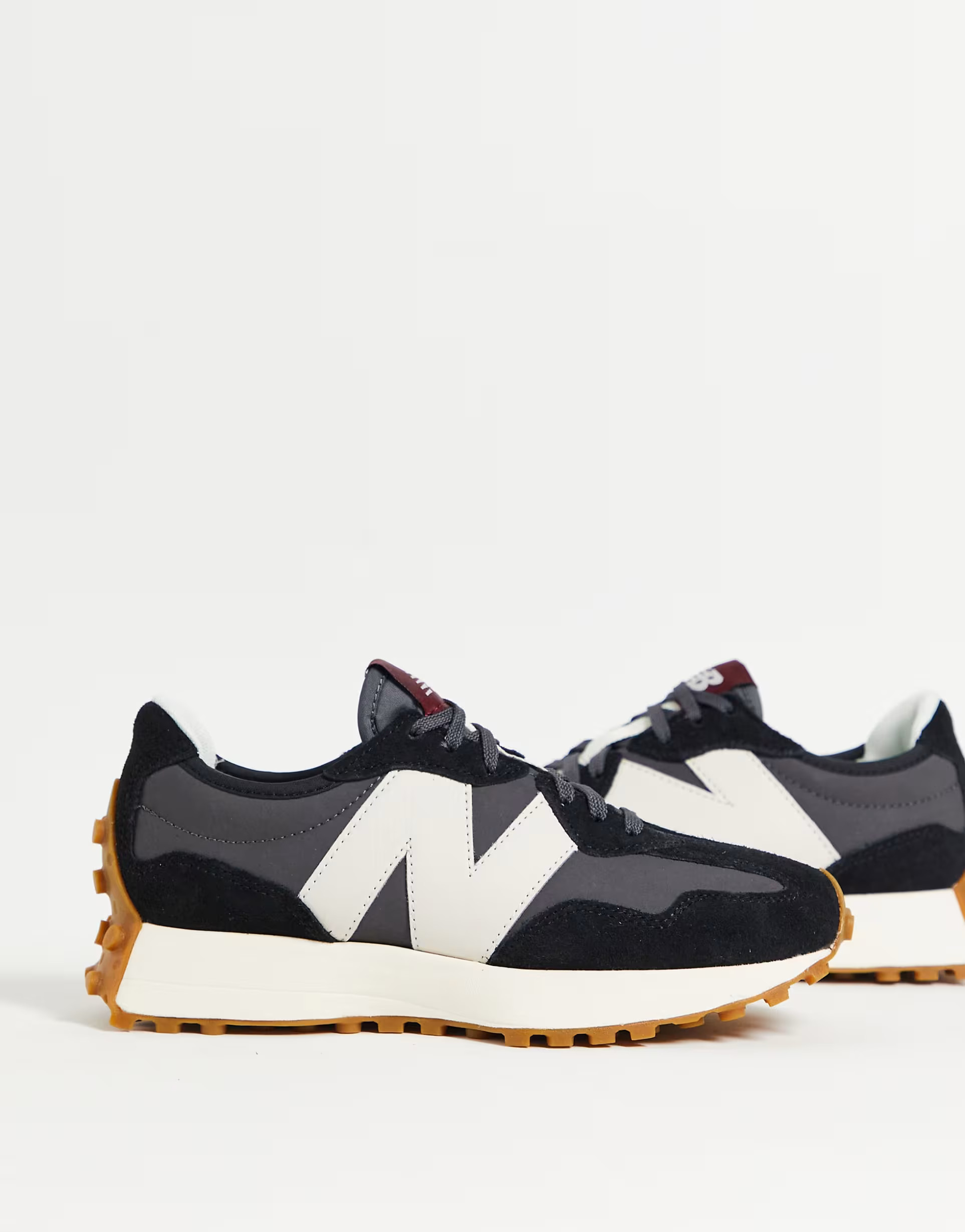 New Balance 327 trainers in black | ASOS (Global)