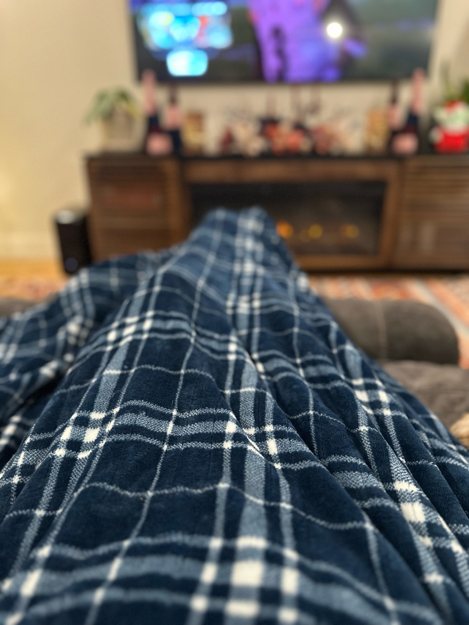 It’s heated blanket season and I am here for it. This heated blanket is oversized and so soft! 

#LTKSeasonal #LTKGiftGuide #LTKFindsUnder50
