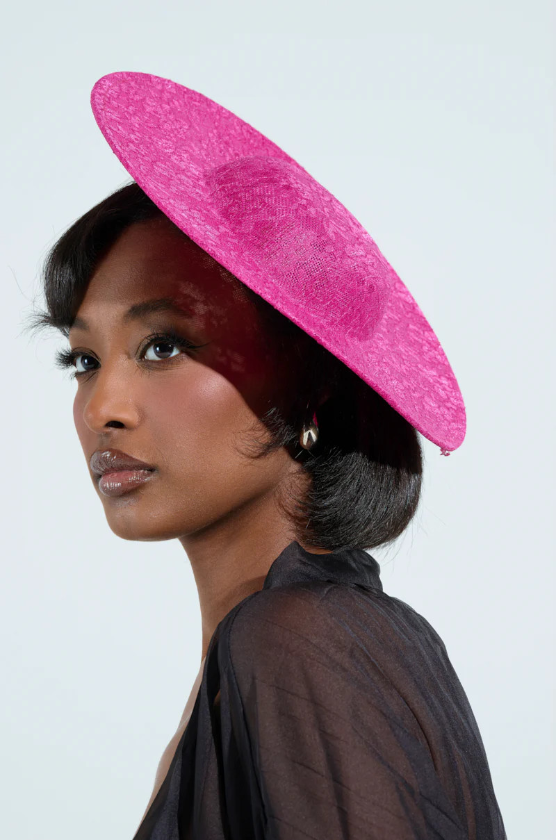 ON THE COVER HAT IN PINK | AKIRA