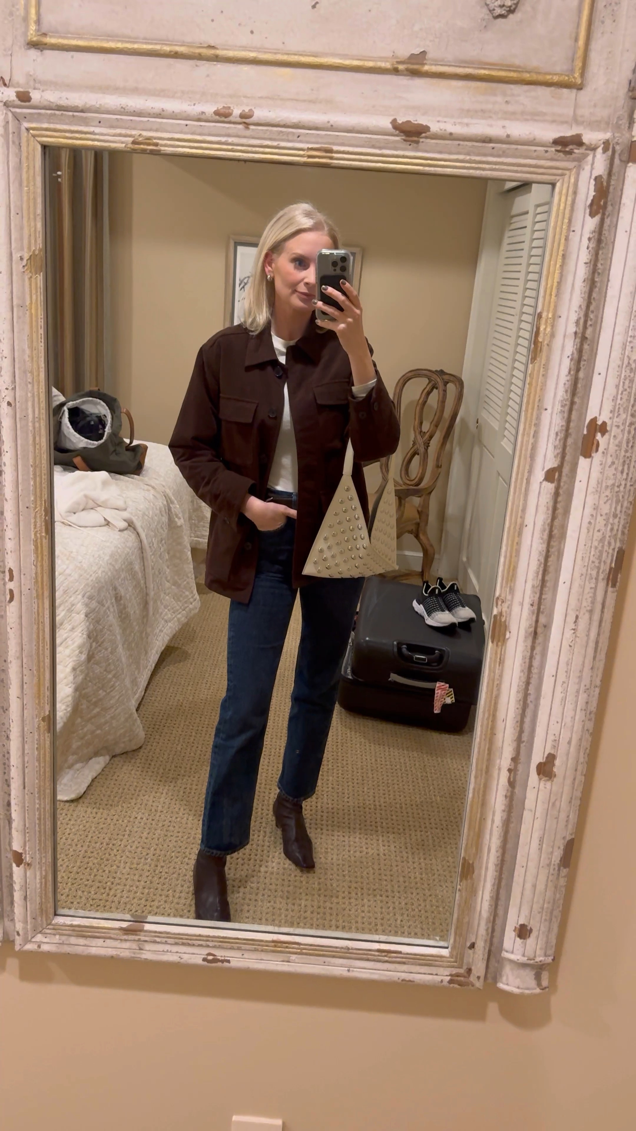 #GRWM for my flight back to Austin! 
Makeup colors:
Foundation - 4.0
Concealer - vanilla
Blush - Melba
Base Eyeshadow - Alhambra
Lip liner - Vence
Lipstick - honey love 

#LTKShoeCrush #LTKStyleTip #LTKBeauty