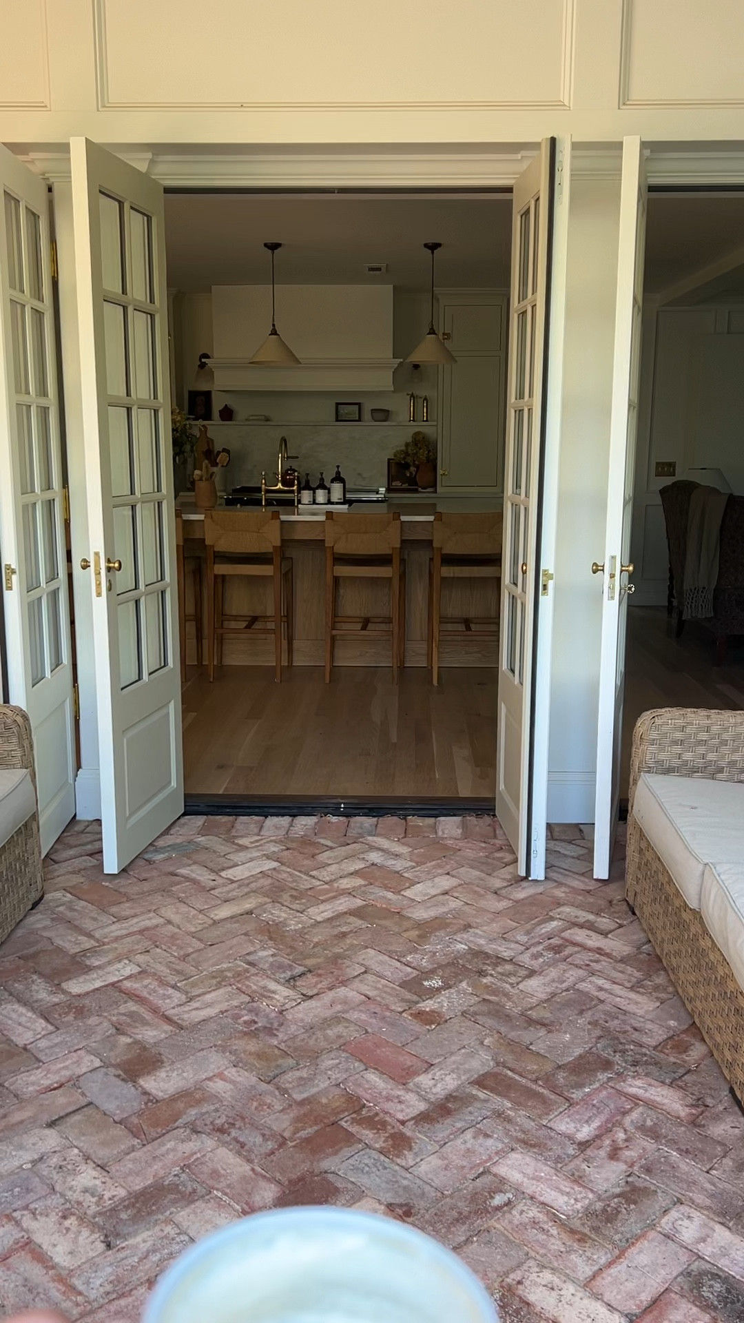 Let the fresh air flow from the back patio to the kitchen 🫖🌿

#LTKstyletip #LTKhome #LTKVideo