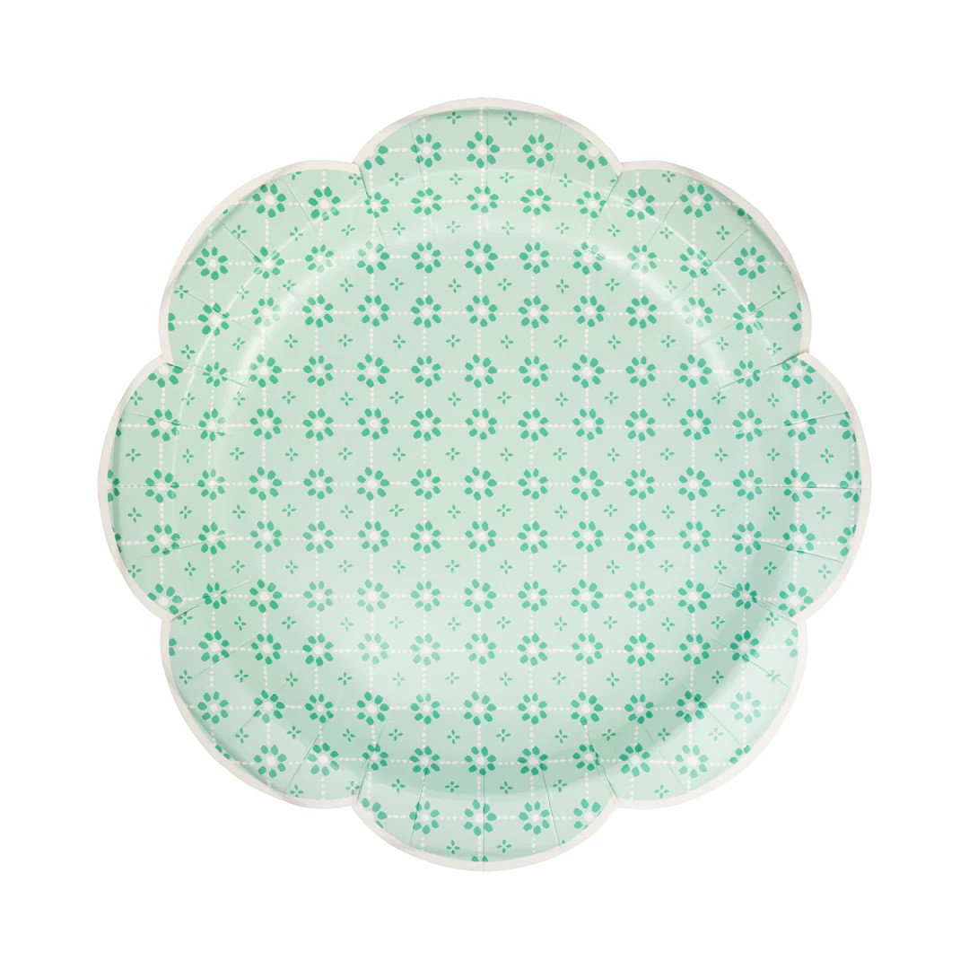Green Wicker 11" Plate | My Mind's Eye
