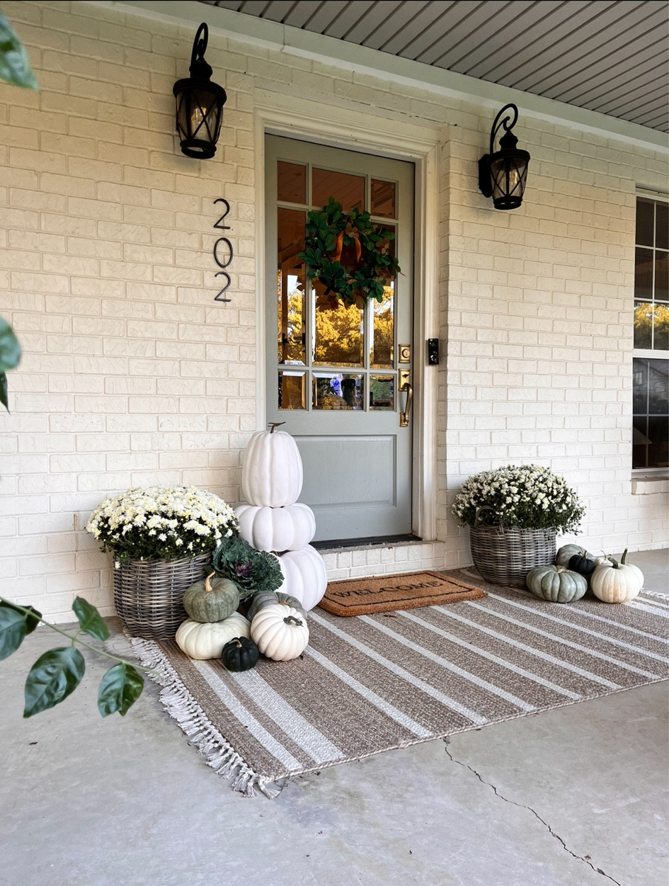 Fall front porch decor! 

#LTKhome #LTKSeasonal #LTKstyletip