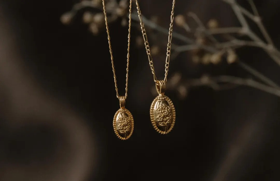 14k Gold Filled - Forget-Me-Not Oval Cremains Urn Necklace | Etsy (US)