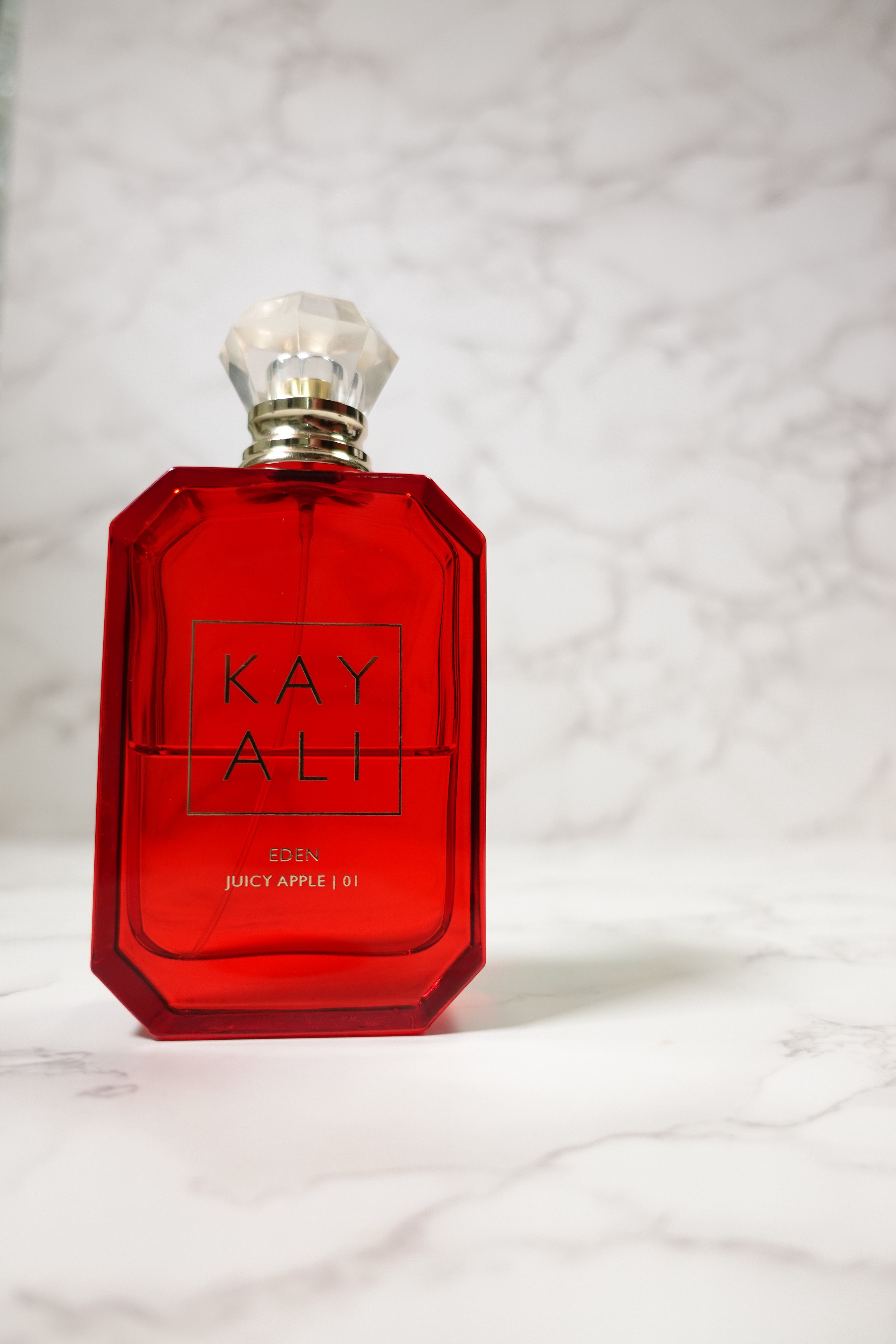 Okay bestie, Kayali Eden is SO good.
It opens with that juicy apple + lychee combo, then dries down into soft jasmine and vanilla.
It’s giving sweet, fun, and a little bit sensual.
#KayaliEdenJuicyApple #PerfumeTalk
#kayali #kayalieden #Perfume #Fragrance #PerfumeCollection #FragranceLovers #PerfumeReview #PerfumeLovers #ScentOfTheDay #LTKFinds #BeautyFavorites #FragranceReview #PerfumeObsessed #PerfumeCommunity #BeautyRoutine #BeautyEdit #giftguide #giftguideforher #cyberweek #cybermonday #blackfriday #mahamaven #fumi

#LTKBeauty
