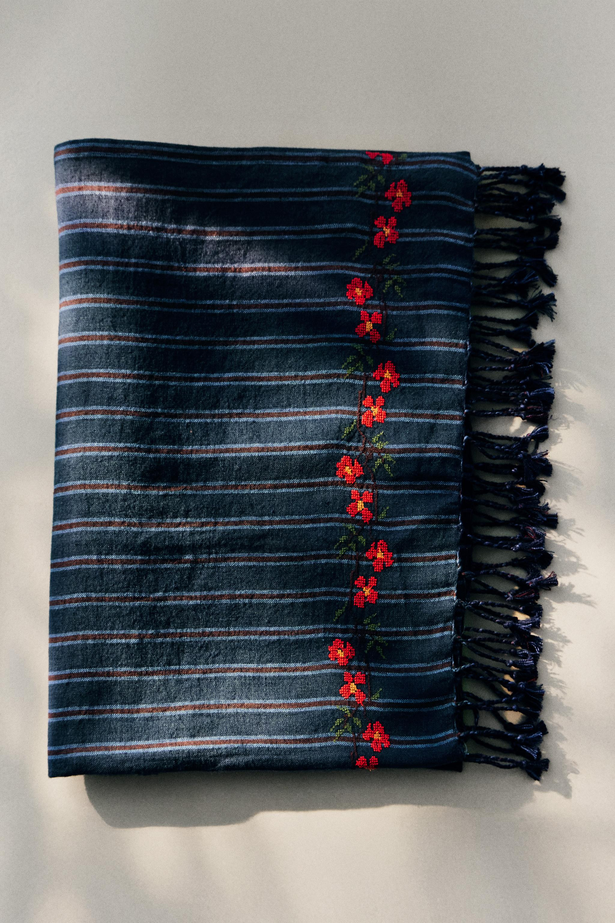 STRIPED AND FLORAL PAREO BEACH TOWEL | Zara US