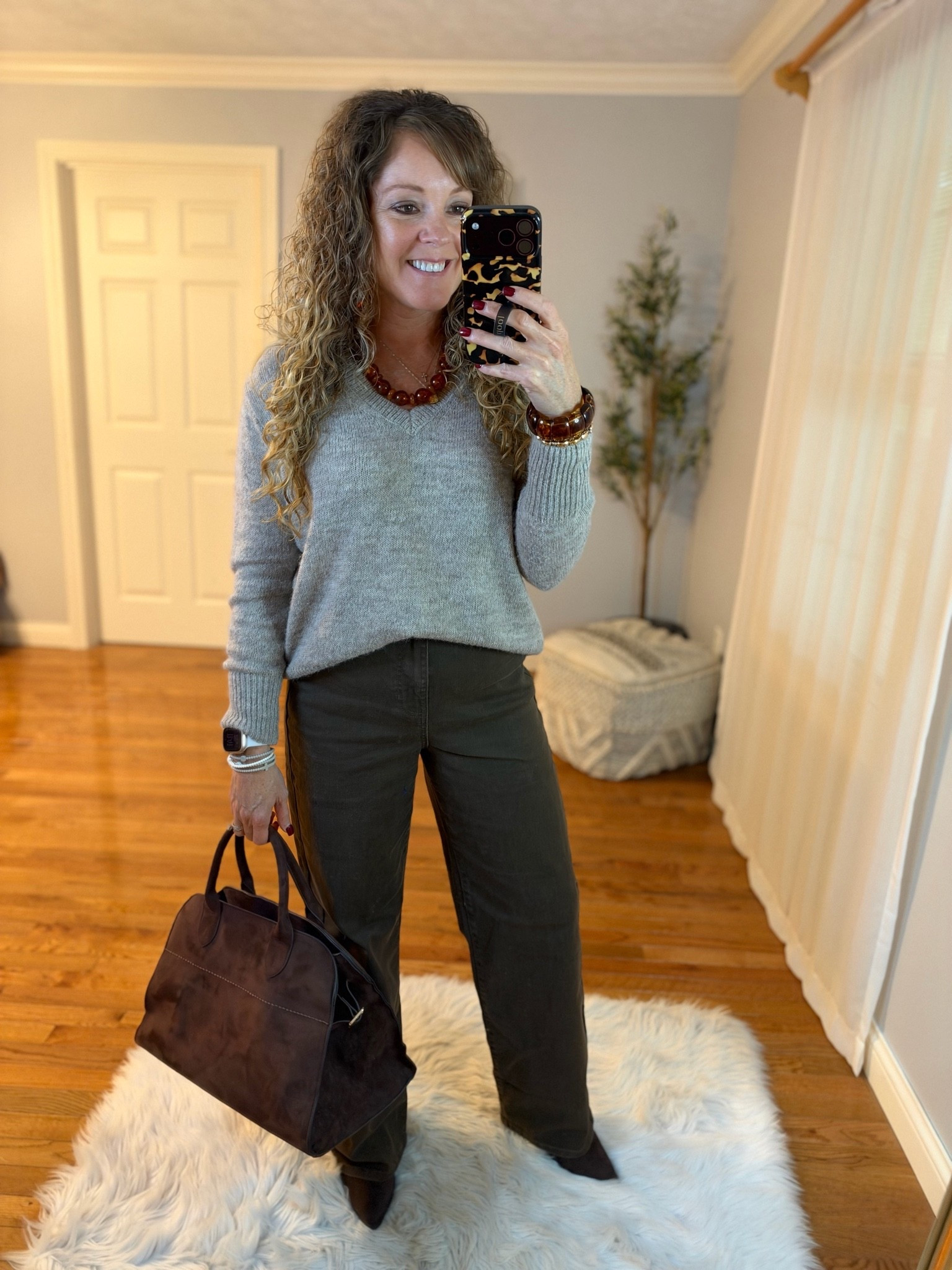Workwear / work outfit / date night outfit / over 40 style

Sweater- small
Pants- small