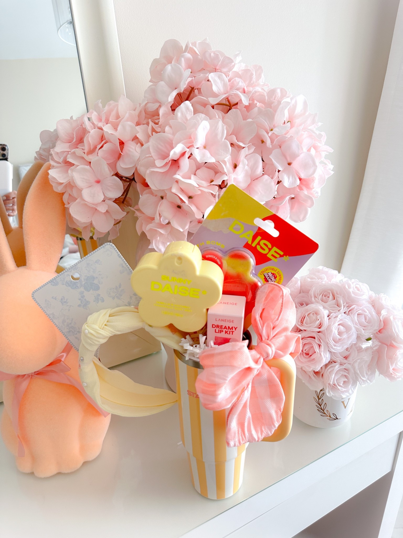 The perfect gift idea for a tween girl 🌸

#tweeneasterbasket
#tweengiftideas
#stanleycup
#targetfinds
#easterhaul
#fyp
#girlsskincare
#soldejaneiro
#easterbasket
#stanleyoasis
#newstanleydrop

#LTKKids #LTKFindsUnder50 #LTKStyleTip