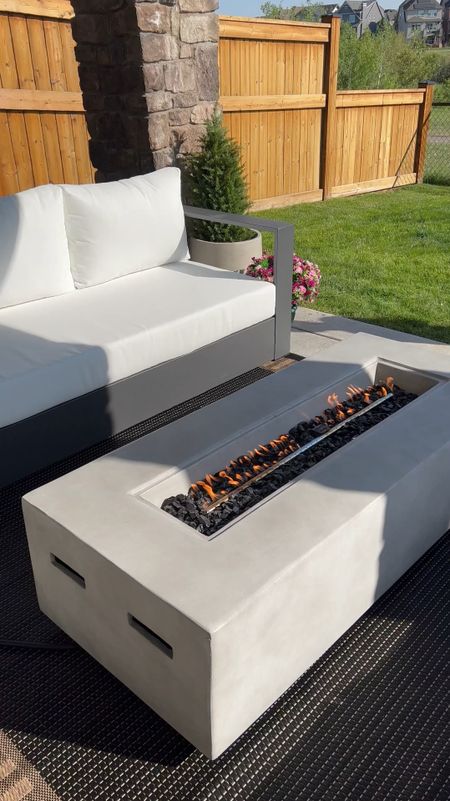 Elevate your outdoor patio with a modern fire pit. Transform your space into the ultimate outdoor oasis! 

#outdoorpatio #patio 