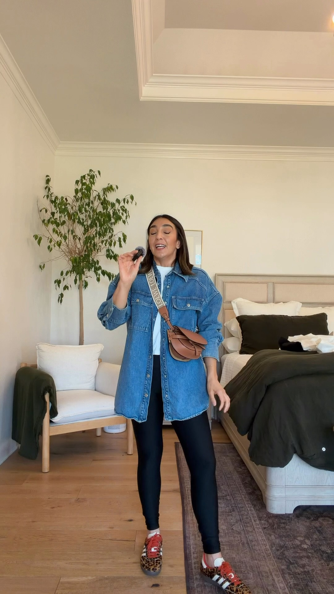 I would never wear this again (if I can help it) there’s nothing wrong with the pieces and if you wear it because you love it, then don’t change it, but if you feel you’re only grabbing this outfit because your out of ideas. I GOT YOU! Easy outfit ideas with legging for everyday stuff

#LTKootd