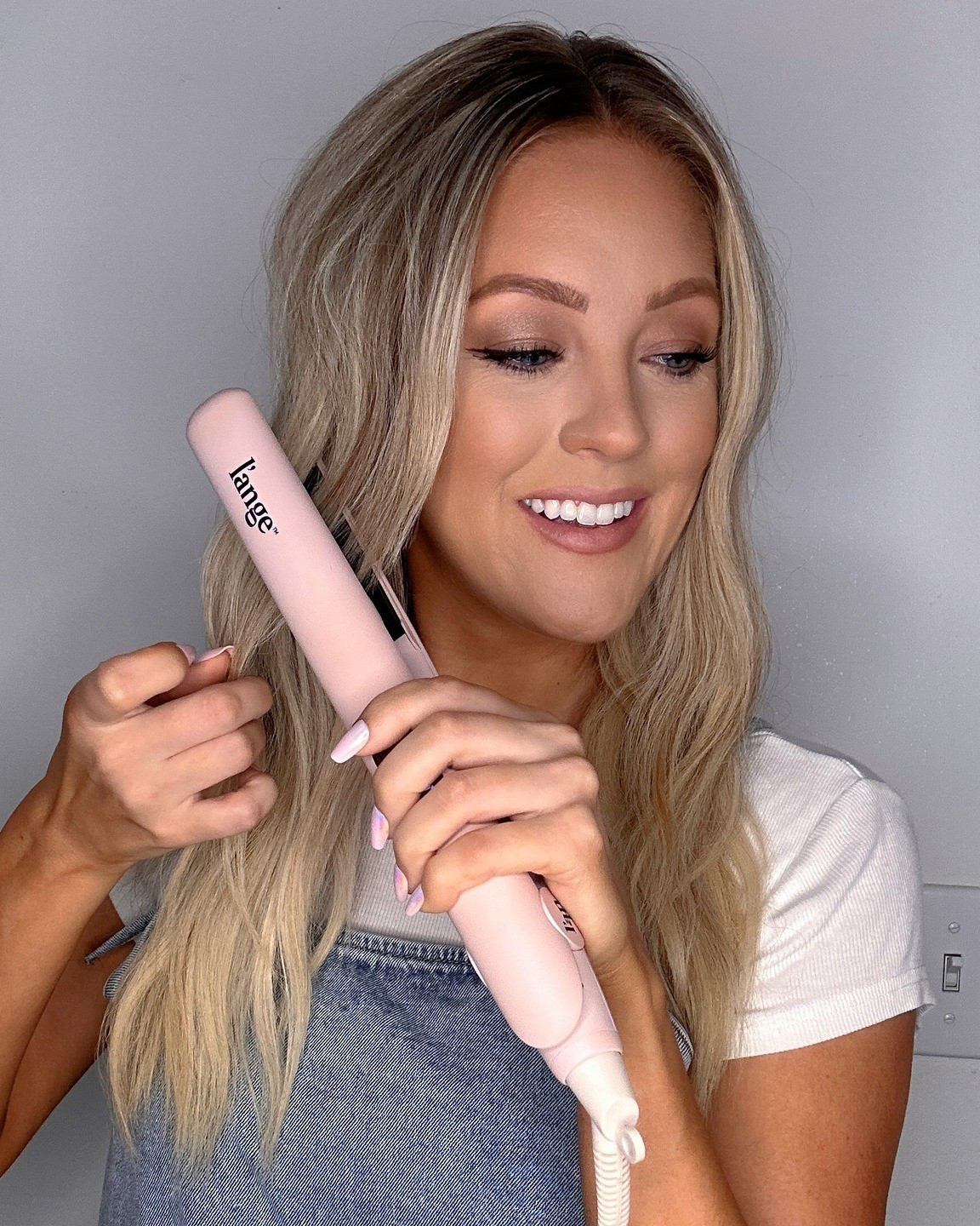 Check out this flat iron technique for effortlessly beachy waves in a matter of minutes 🩷 If you’re curious about the tools & products I swear by! 

#QuickAndChic #waveyhair #quickhairstyle #hairtutorial #hairstagram

#LTKStyleTip #LTKBeauty #LTKFindsUnder50
