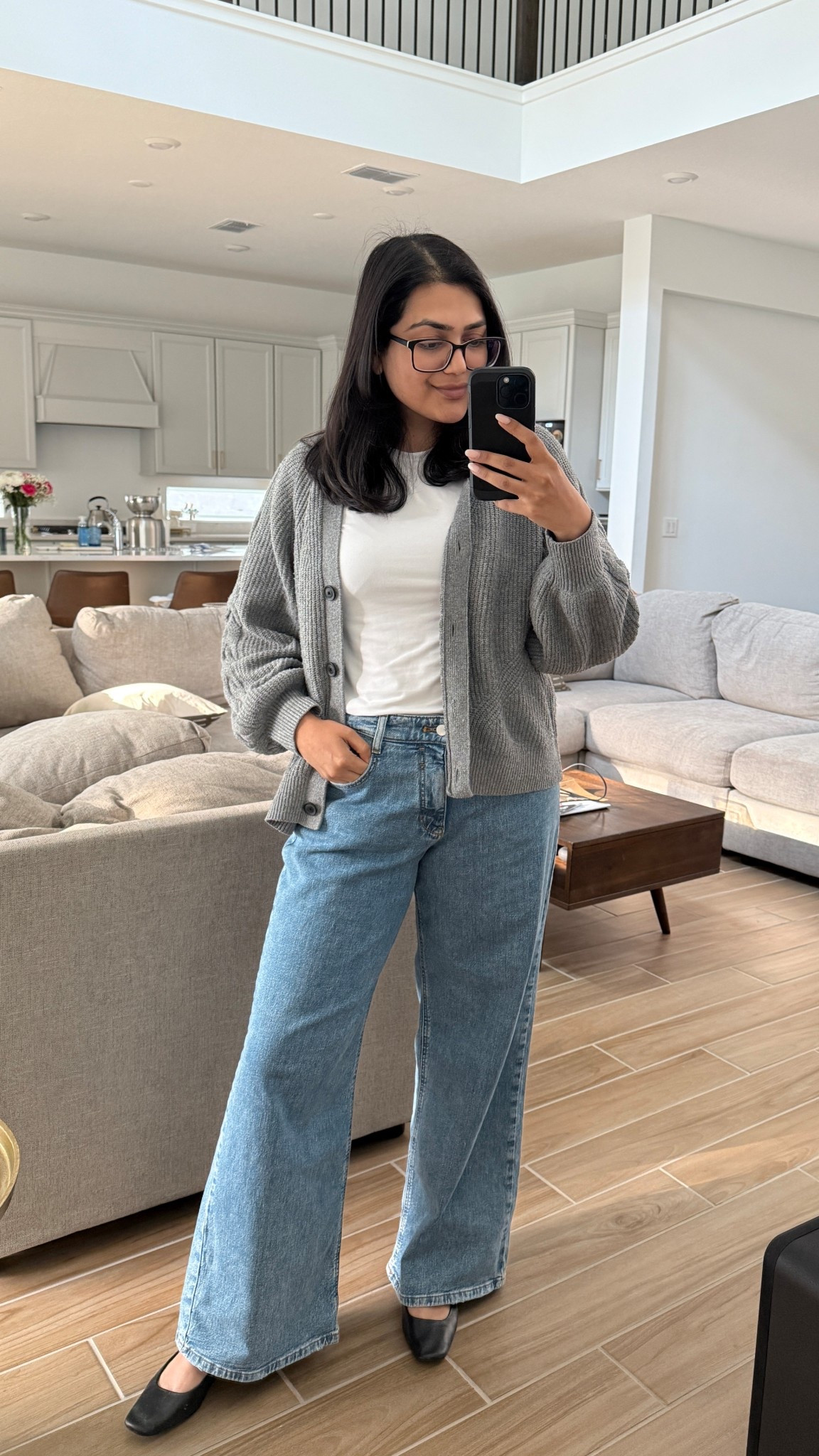 The ultimate “cool-girl” effortless jean.. and not very low-rise if that scares you 😂 


#LTKMidsize