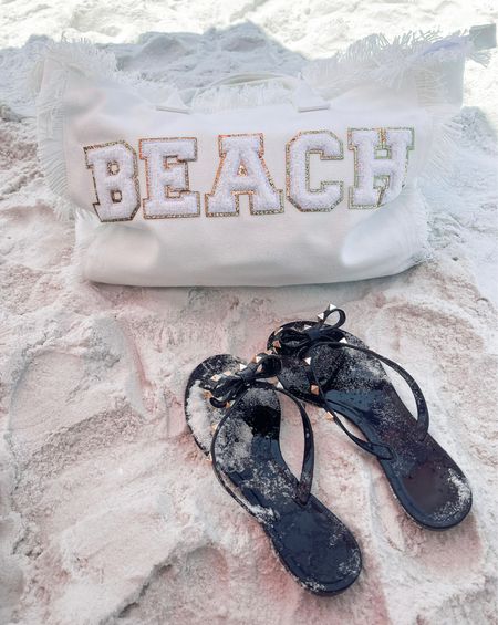 Beach bag 

#LTKshoecrush #LTKunder50 #LTKitbag