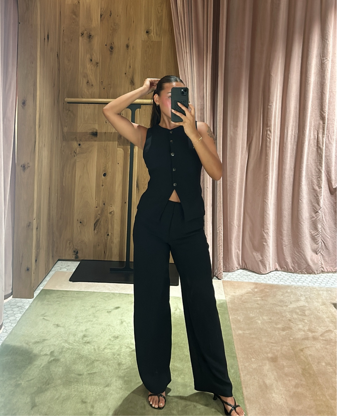 aritzia work outfits


#LTKworkwear #LTKstyletip