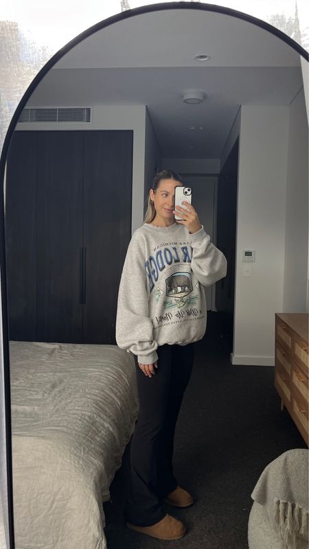Cosiest sweater, perfect for the cooler months and a growing bump. Wearing a size L sweater for reference. Linked some similar items with different price points 🤍

#LTKbump #LTKaustralia #LTKfitness