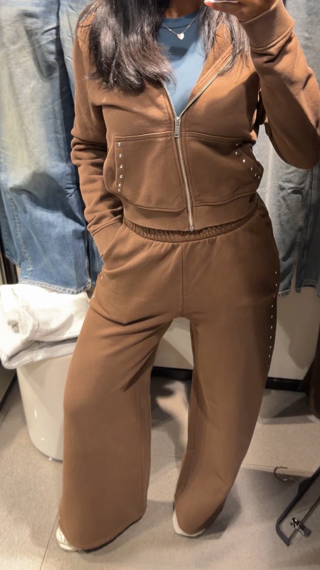 found this perfect transitional sweat suit! LOVE the stud details on hood, pockets & pants🔥

wearing size small in jacket + pants #spring #LTKvideo

#LTKootd #LTKspringtrends #LTKspring