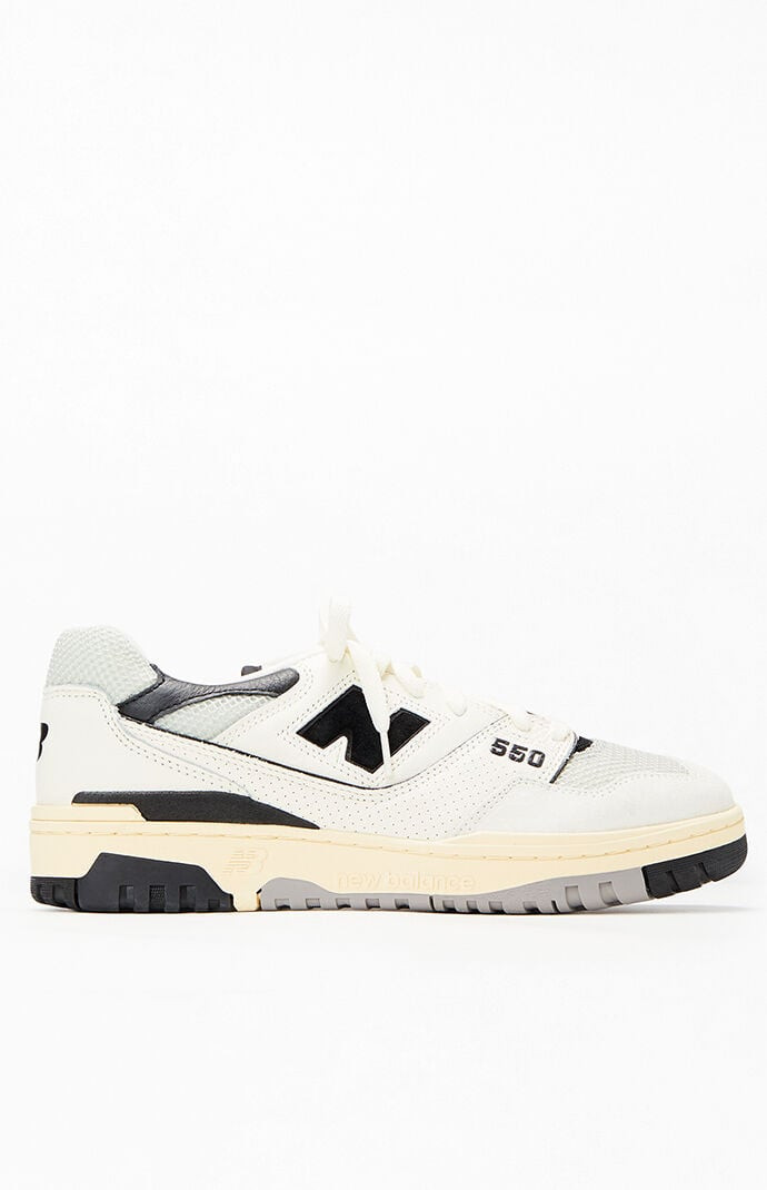 New Balance 550 Shoes in Black - Size 7 | PacSun