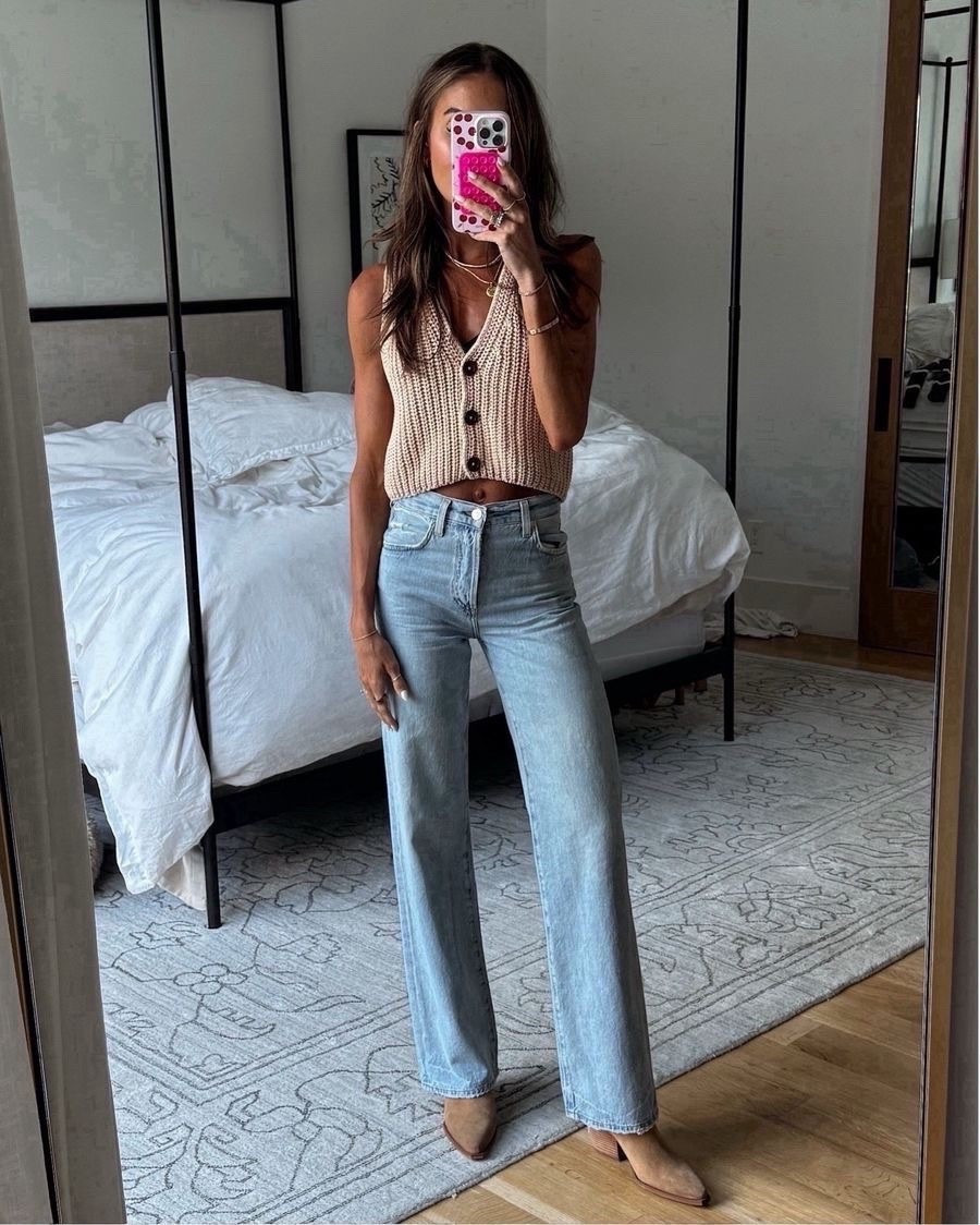 Super flattering jeans 25% off! 🩵