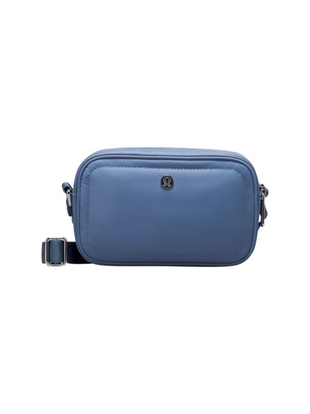 Crossbody Camera Bag 2L | Lululemon (US)