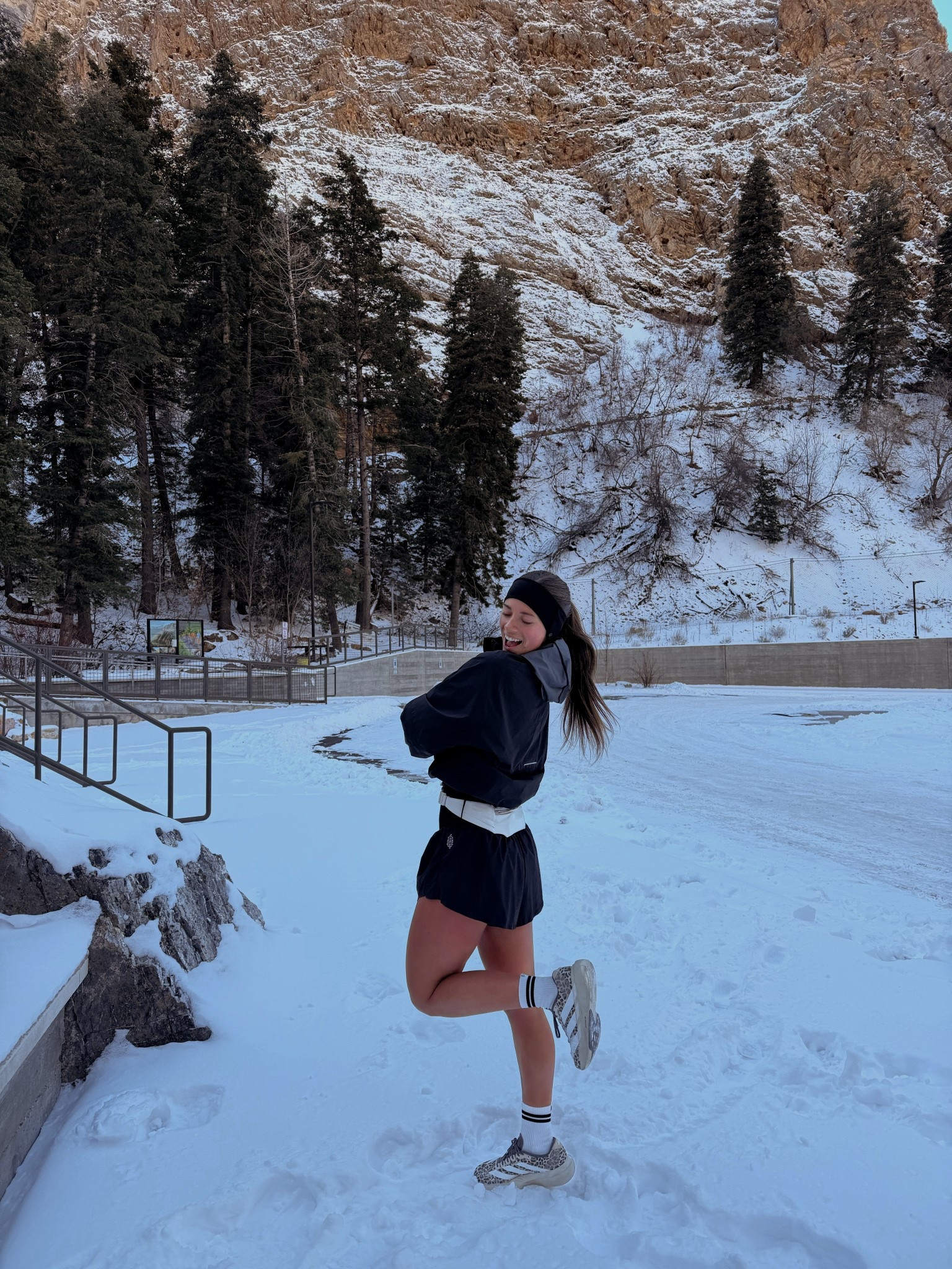 cold running ootd🤍

#LTKActive #LTKfitnessgoals #LTKootd