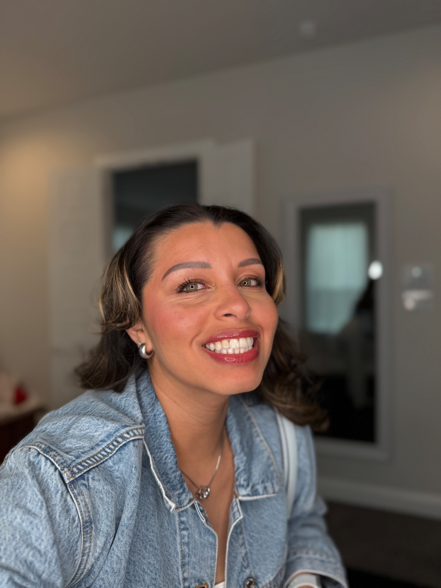 Makeup 💄💕

makeup, hair products, skincare routine, travel, mini-size, mom self-care, skincare product, mom in her 40s, mom over 40  