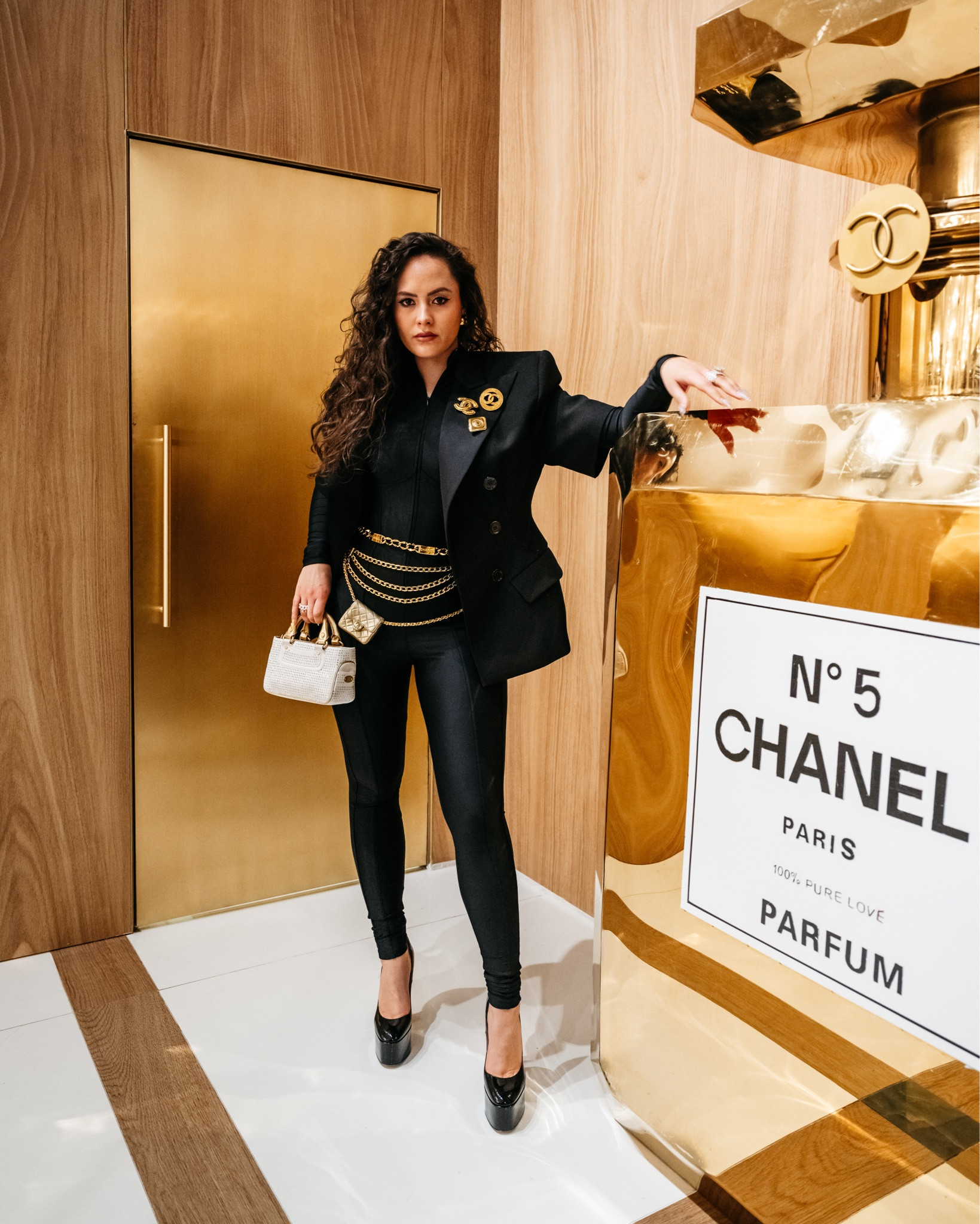 Black blazer jacket, bodysuit, handbag, belt, heels

#LTKstyletip #LTKSeasonal #LTKeurope