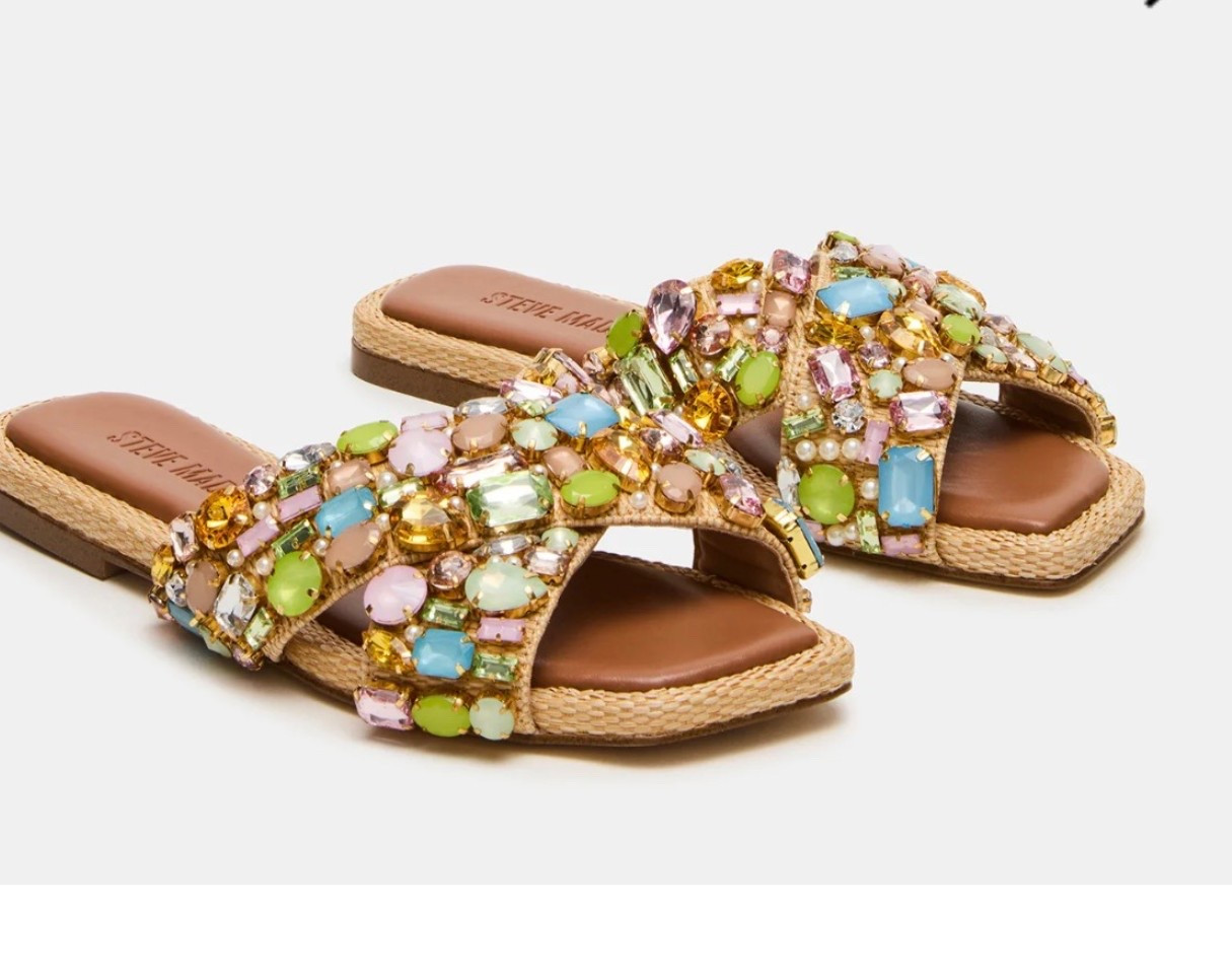 LEVITY MULTI

Crafted for effortless wear, its sleek silhouette complements both casual and elevated looks while ensuring stability and ease with each step. Ideal for those who appreciate minimalist style paired with functional sophistication.

#LTKTravel #LTKWorkwear #LTKootd