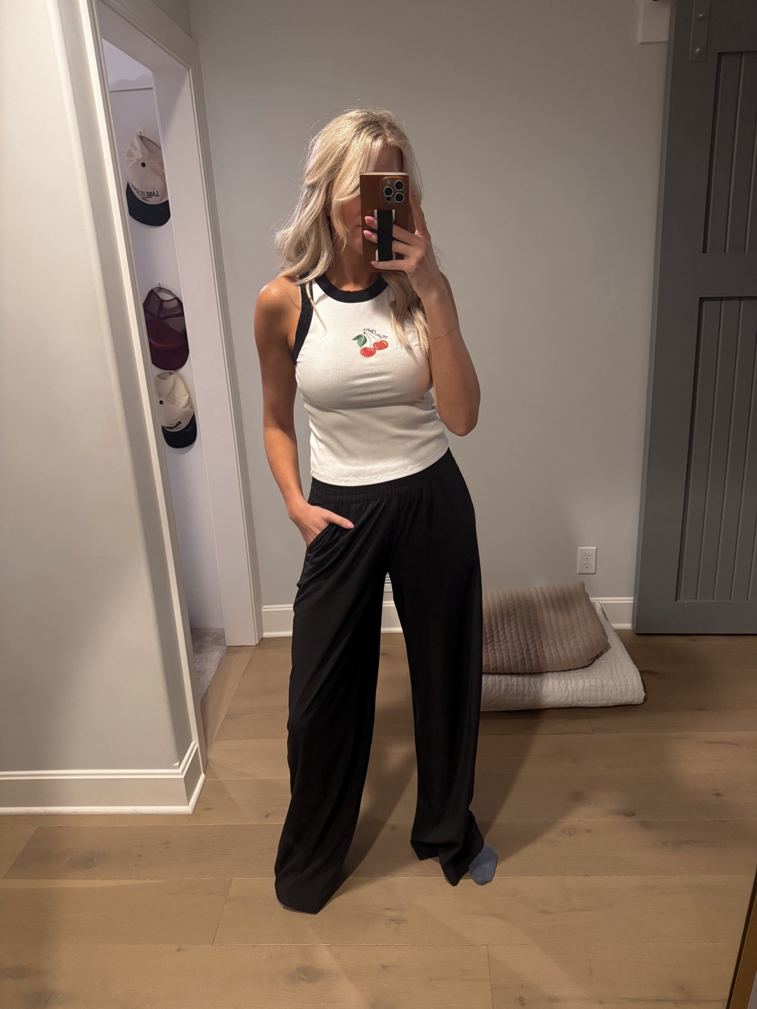 My new favorite pant! They come in longs - I’m wearing medium long! So easy and quality is 10/10 

#LTKActive #LTKmomlife #LTKTall