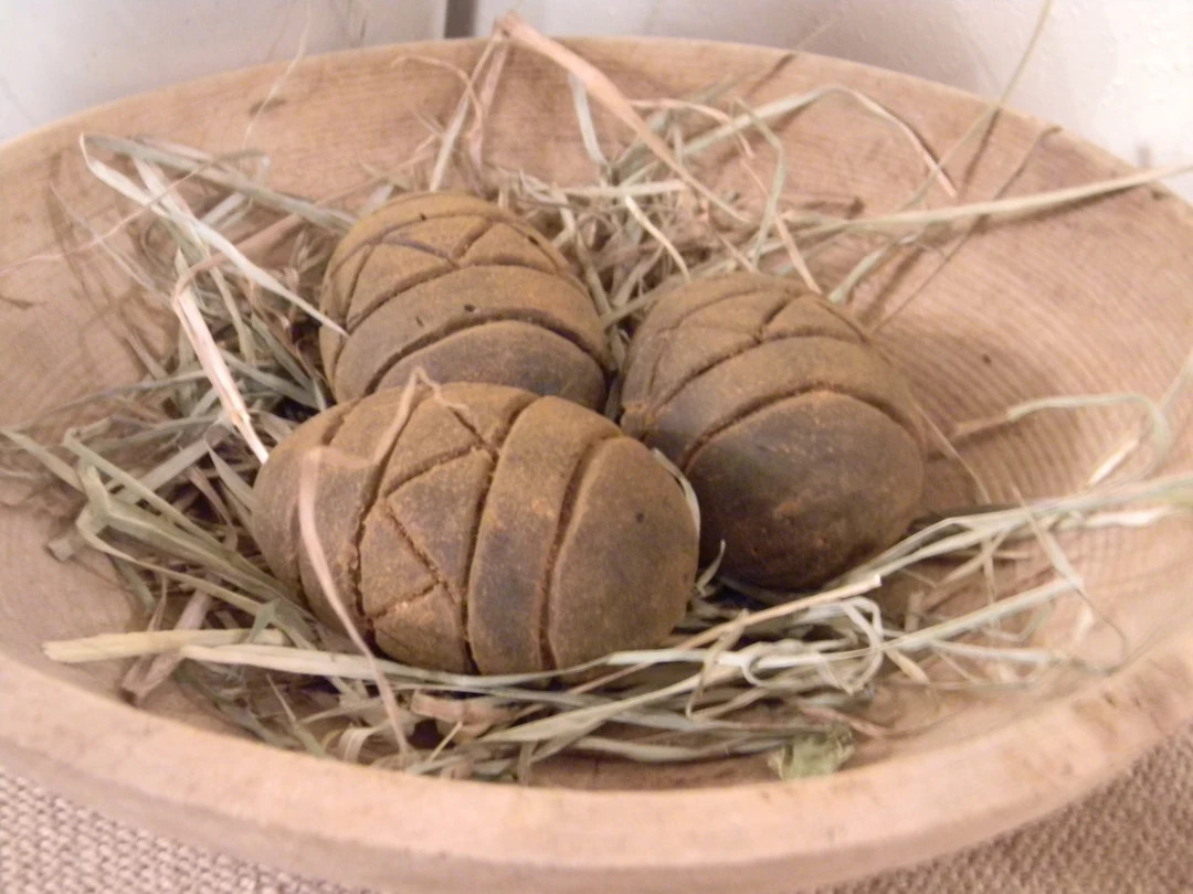 Blackened Beeswax Large Easter Eggs #007 | Etsy (US)