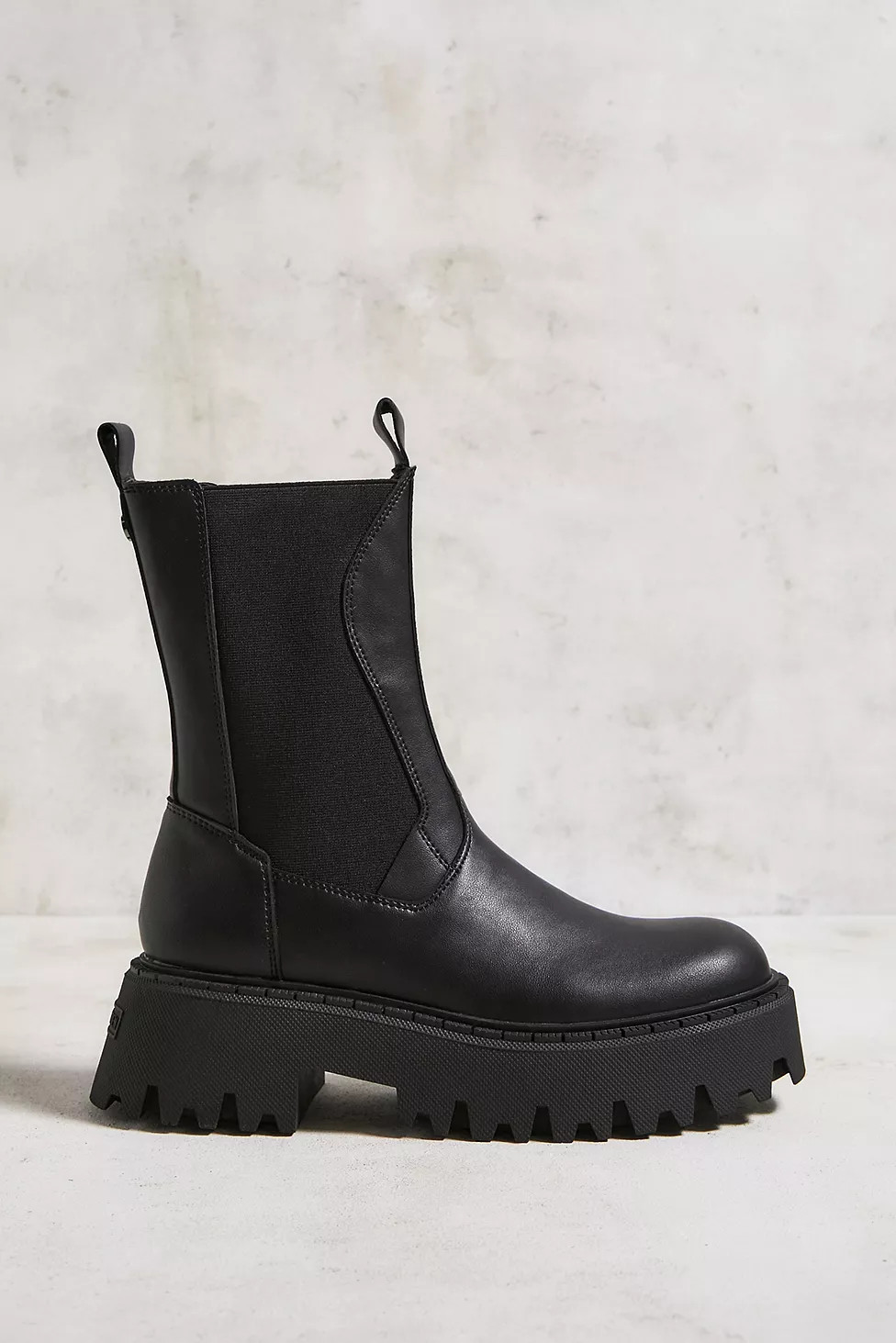 Steve Madden Botas Negras Obtener | Urban Outfitters (US and RoW)