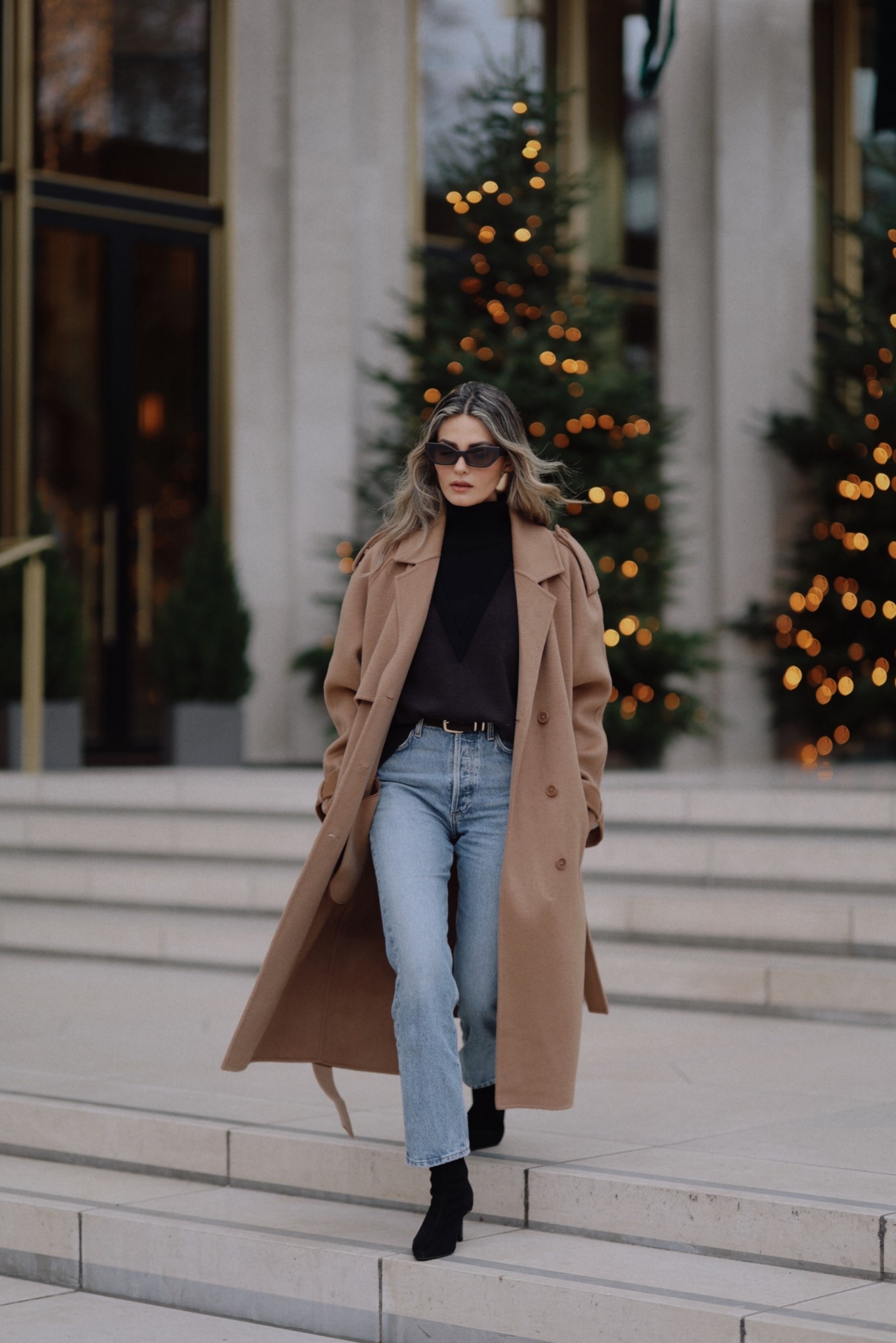 Go to camel coat that's not max Mara.
Wearing size small and it's perfect! (naturally oversized)
Size down in jeans 
Jumper size small