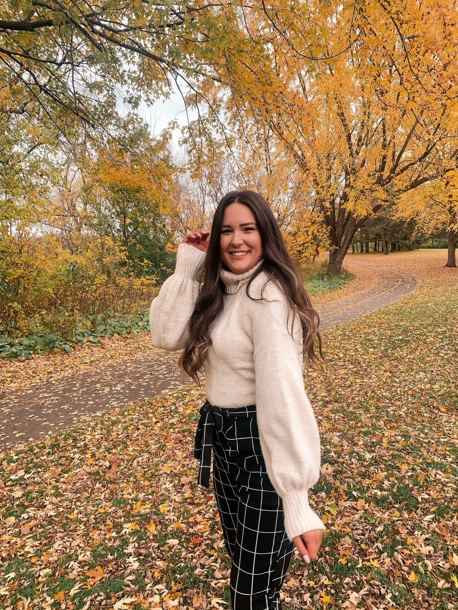 Fall outfit | plaid high waisted paperbag pants | cream sweater | black ankle boots 

#LTKFallSale #LTKMidsize #LTKSaleAlert