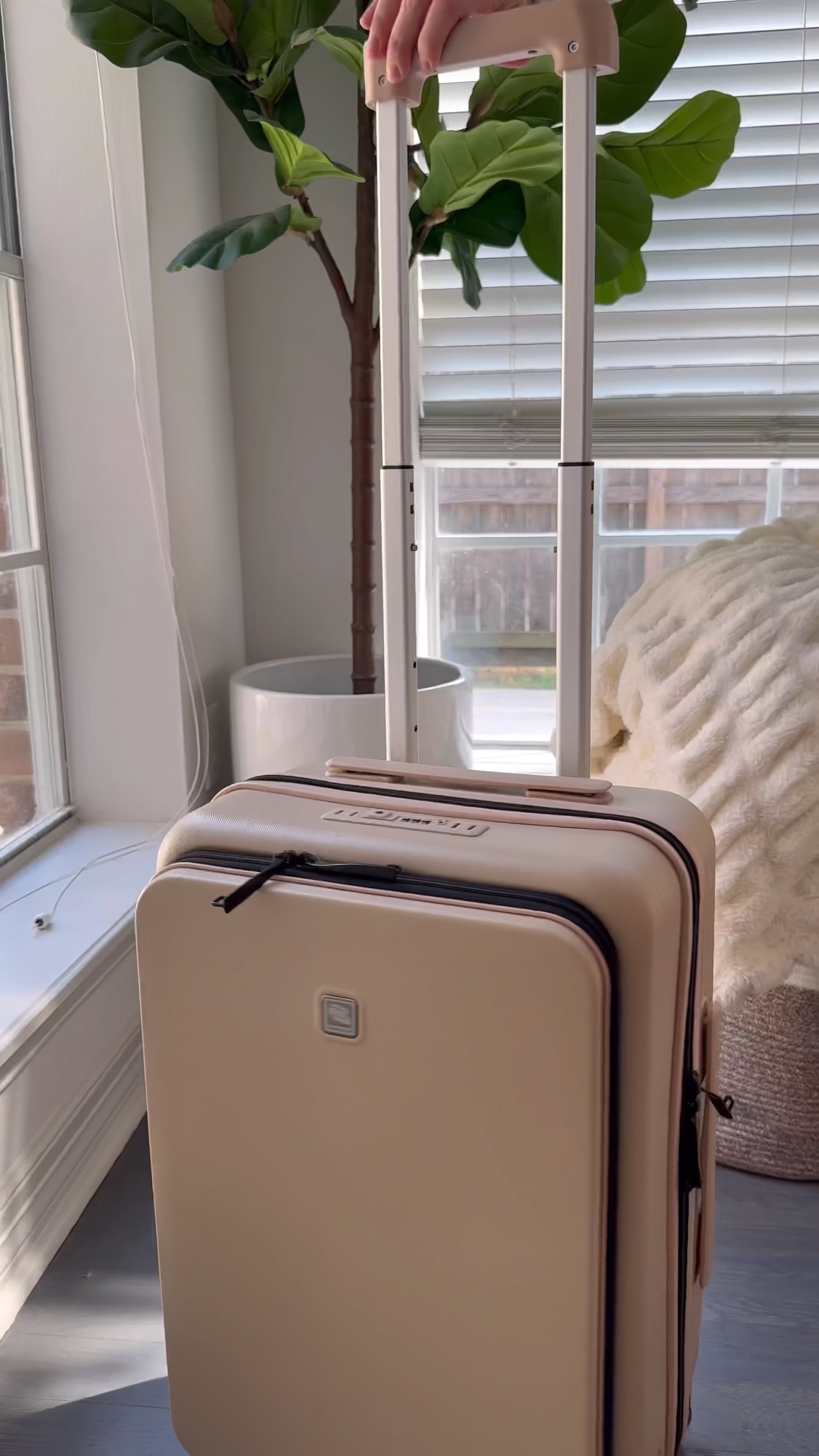 Travel essentials and what I packed 

#LTKtravel #LTKstyletip