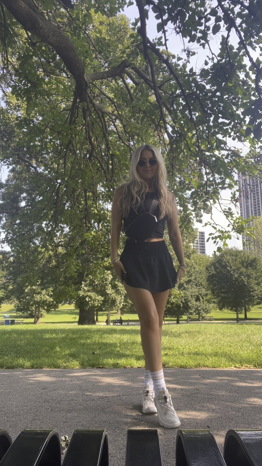 Casual chic for a walk in downtown Chicago 🖤

#LTKFindsUnder50 #LTKActive #LTKStyleTip