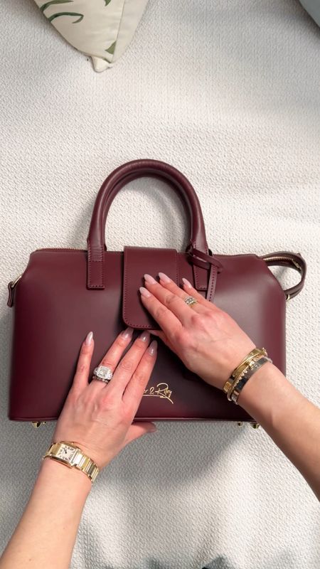 It’s here! My new @SilverandRiley Convertible Executive Leather Bag in the midi size. [#ad] I’m so impressed by the quality, and it’s the perfect everyday style. Plus, the burgundy color is so chic for the season! Today, get 30% off their entire in-stock inventory with code 30OFF #SilverandRiley

#LTKitbag #LTKCyberWeek #LTKstyletip