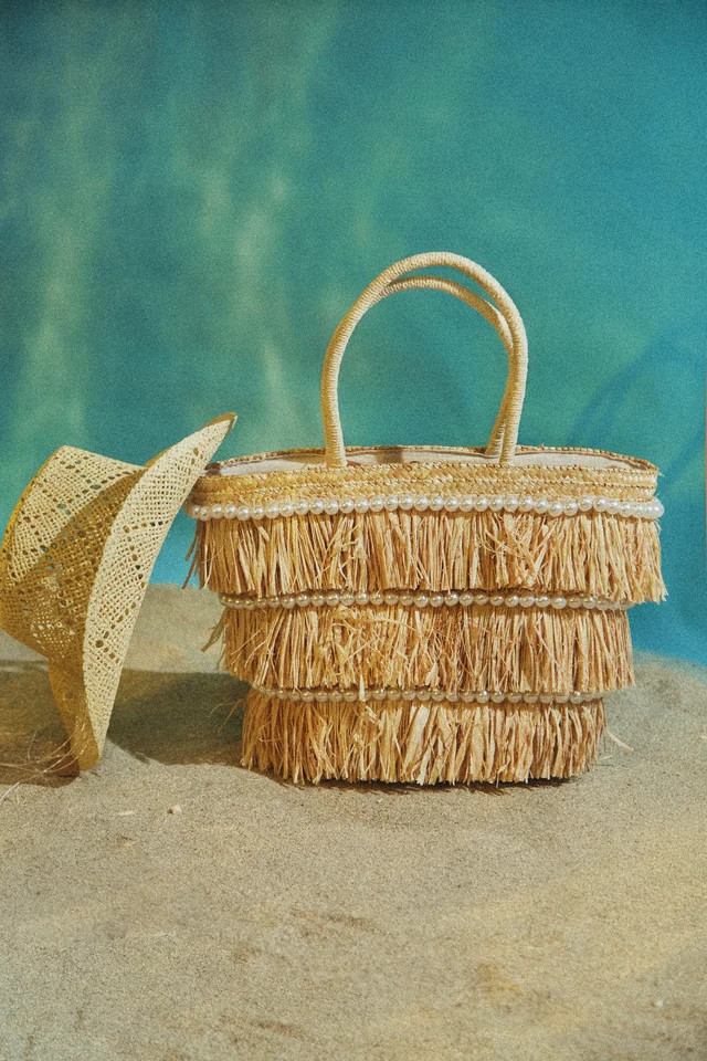 Seaside Resort Pearl Straw Tote Bag - Natural | MISS LOLA