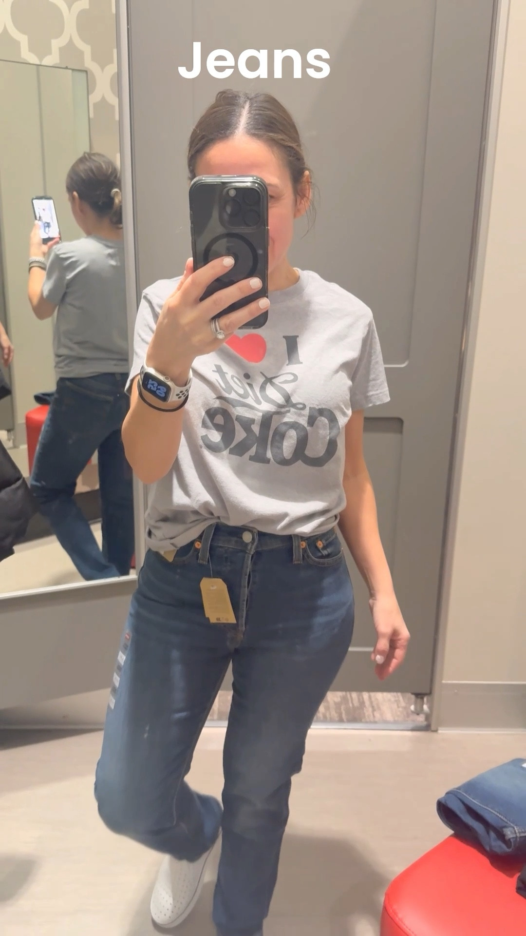 Levi’s Wedgie straight leg jeans. 
Wearing a 25. 
26 would have been more comfortable. Runs tts. 
Petite jeans 
Levi’s jeans 

#LTKPetite #LTKFindsUnder100