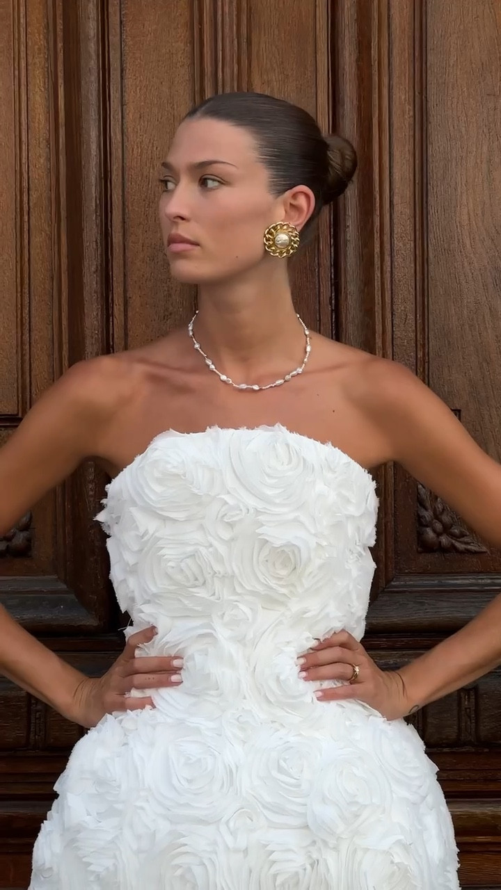 The floral detail on this dress is so beautiful creating the perfect wedding/ special occasion dress 

White dress, wedding dress, strapless dress, short white dress, floral dress



#LTKSeasonal #LTKeurope #LTKstyletip