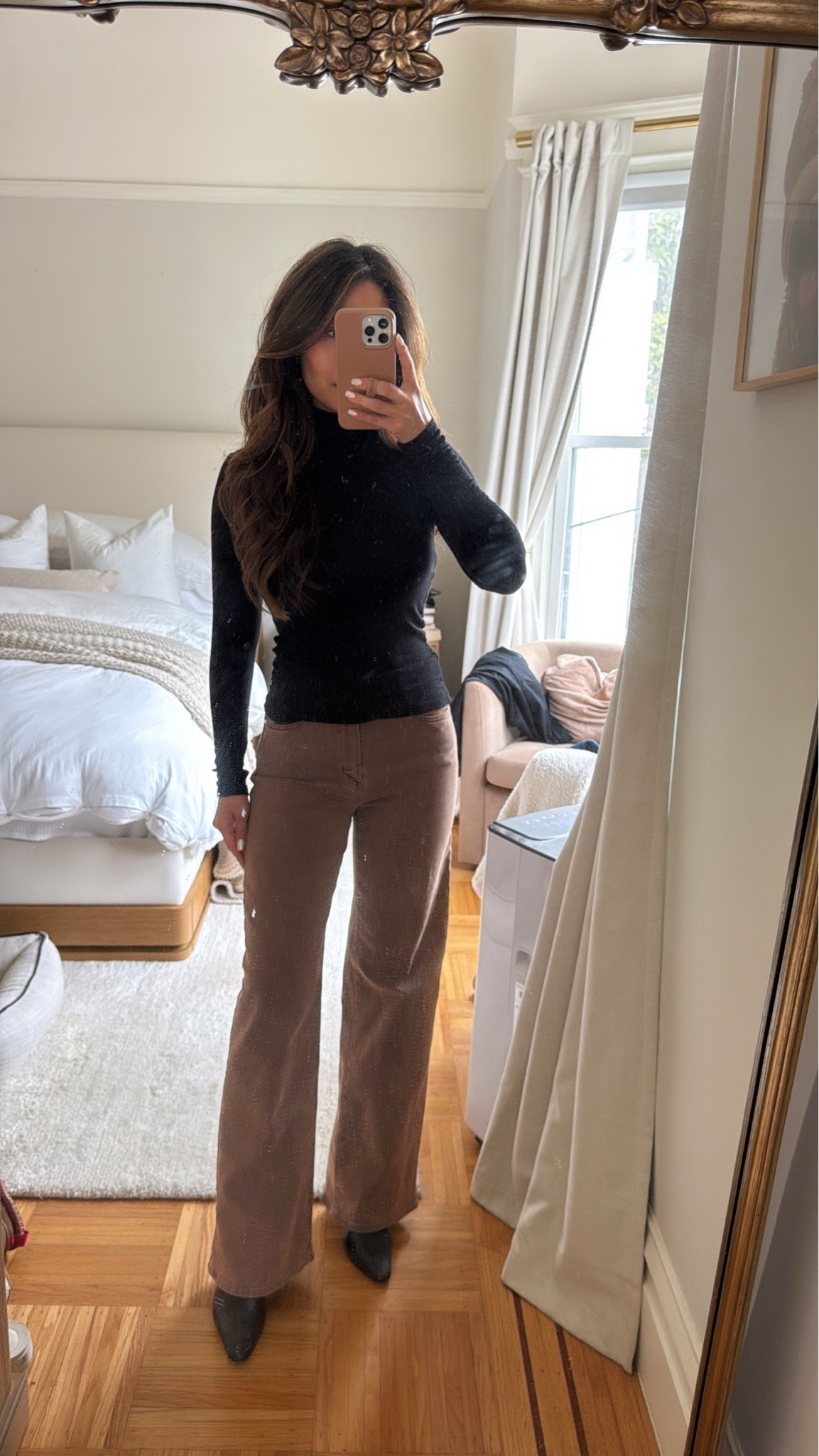 NSALE // the Paige Anessa jeans are so soft and I love the brown color! This is 31 inch inseam and perfect with a bootie on me 

Sizing: tts, 25

#LTKPetite #LTKSaleAlert