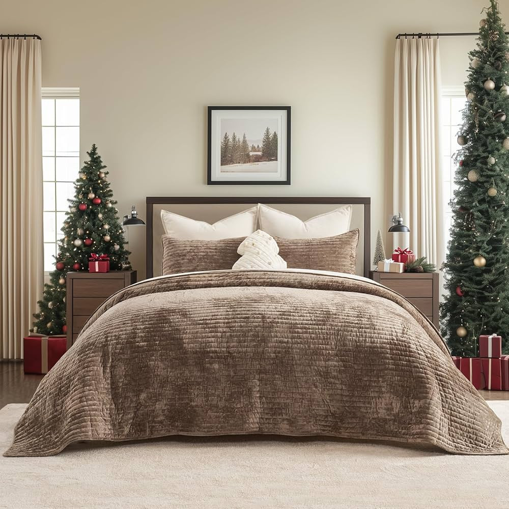 EVERGRACE Velvet Quilt Set King Size, Luxurious Soft Striped Channel Bedding Set, Lightweight Vel... | Amazon (US)