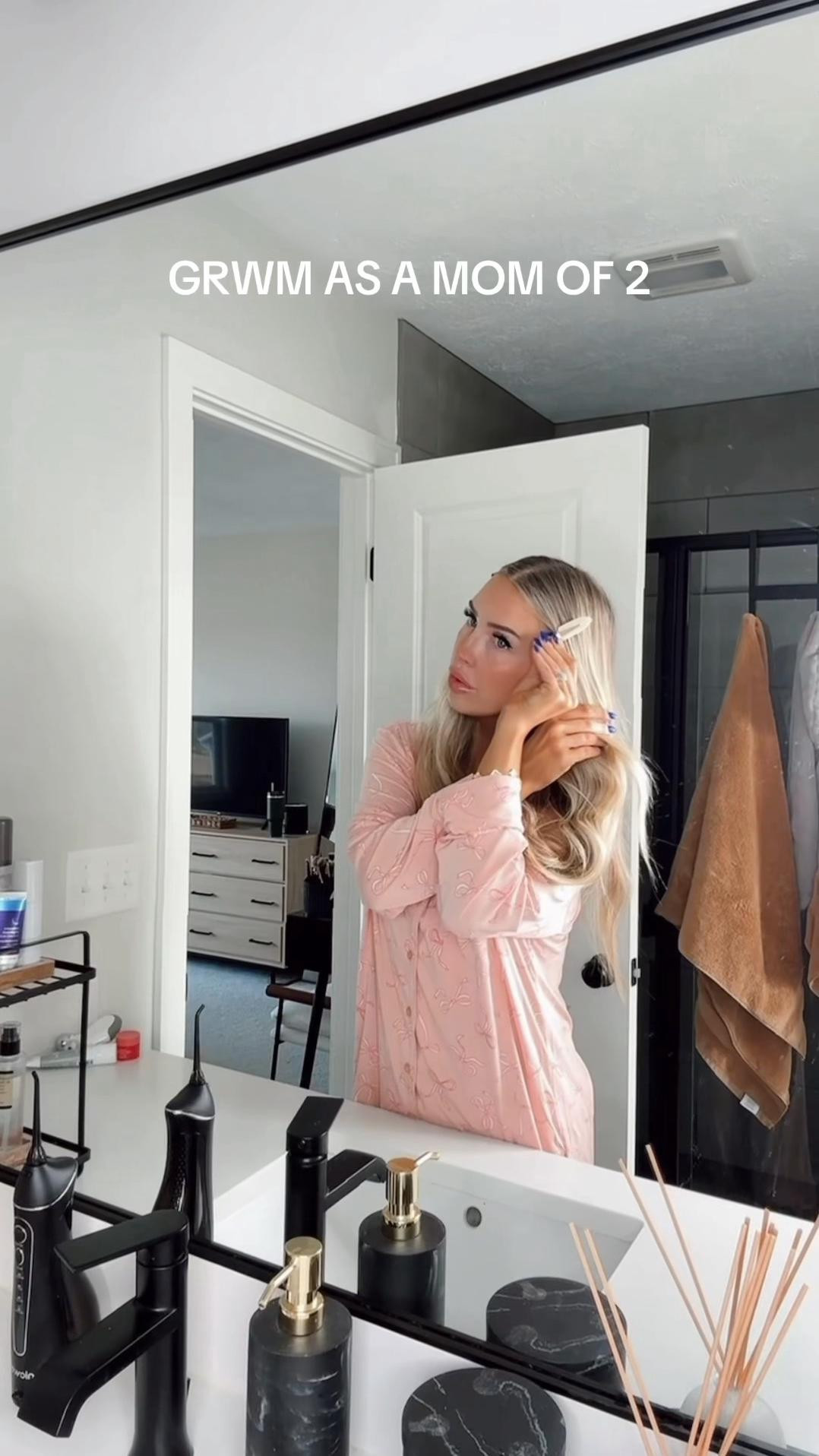 GRWM as a mom of 2 🩷 trying to focus on getting ready every day & feeling my best! Flu A took me out the last couple of weeks, so I’m focusing on getting back into my routine 👌🏼 and that starts with a little skincare, makeup & hair! 

#LTKBeauty #LTKFindsUnder50 #LTKStyleTip