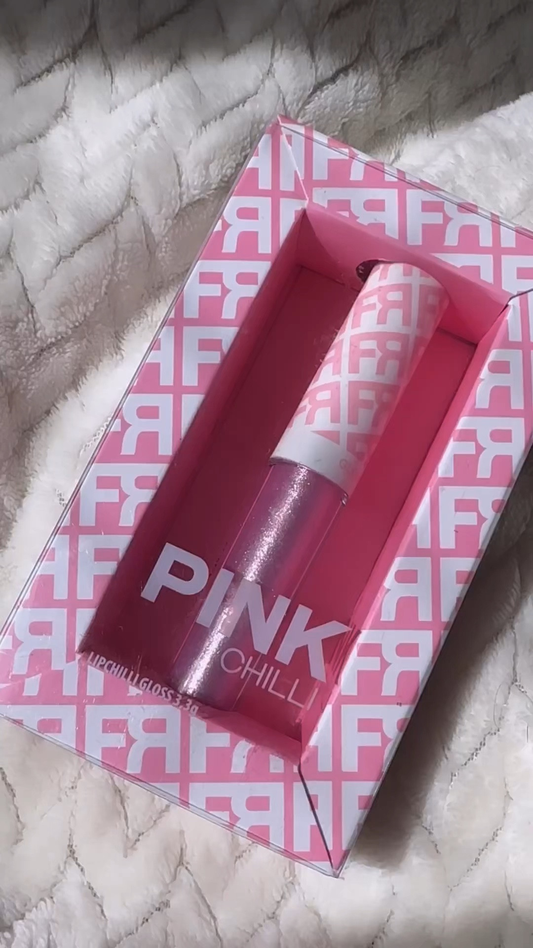 Mais uma edição LIMITADA da @franbyfr que vocês precisam pegar, esse gloss volumizador Pink Chilli é lindoooooo!!! Já esgotou em vários sites, mas achei o link pra vocês. Corram para os stories 🩷 

#LTKbeauty #LTKxNSale #LTKbrasil