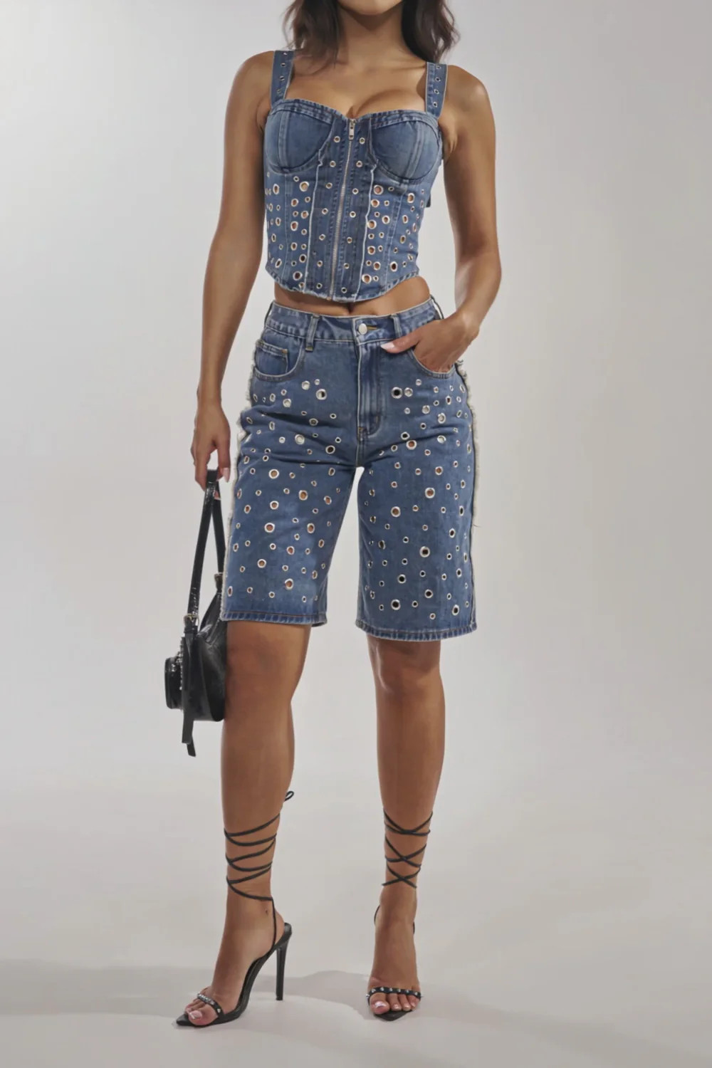 TAYLOR DENIM BERMUDA WITH GROMMET | AKIRA